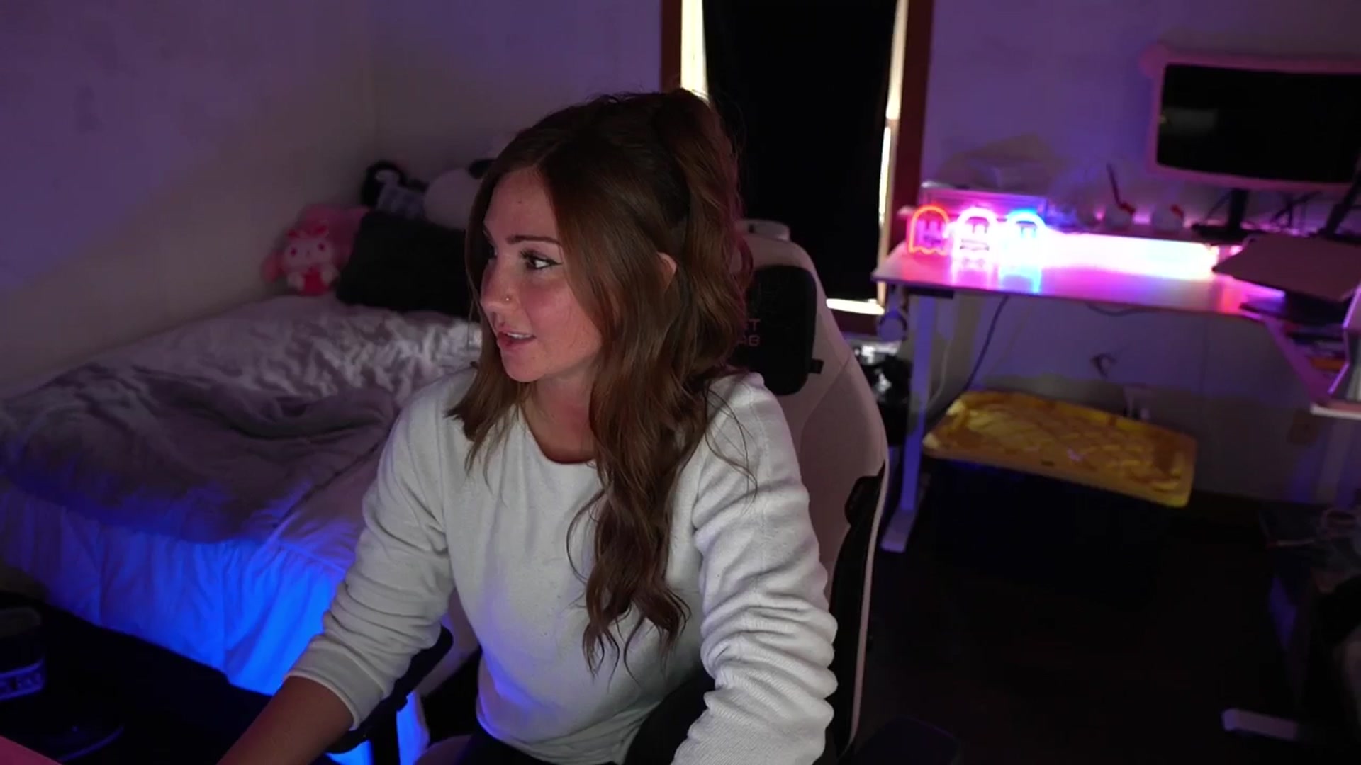 Gallery image thumbnail from ghoztgirl's myfreecams stream on, 03/25/2025, 17:48 image 19 of 20
