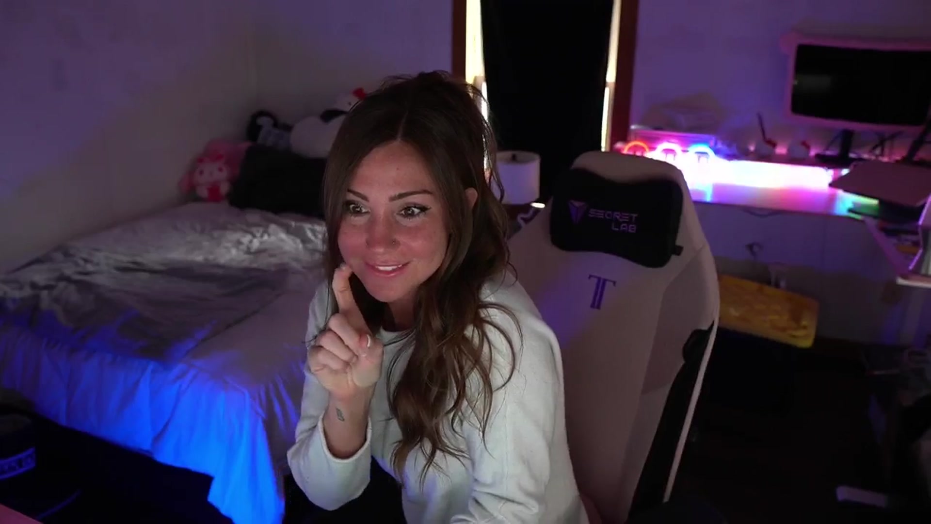Gallery image thumbnail from ghoztgirl's myfreecams stream on, 03/25/2025, 17:48 image 3 of 20