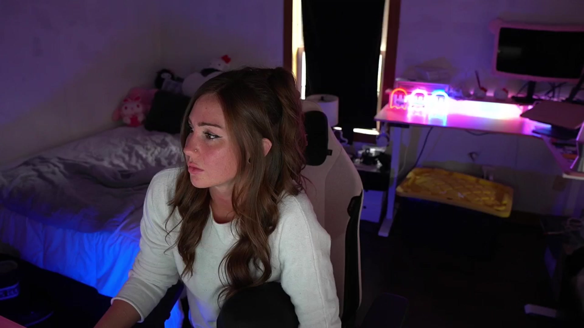 Gallery image thumbnail from ghoztgirl's myfreecams stream on, 03/25/2025, 17:48 image 20 of 20