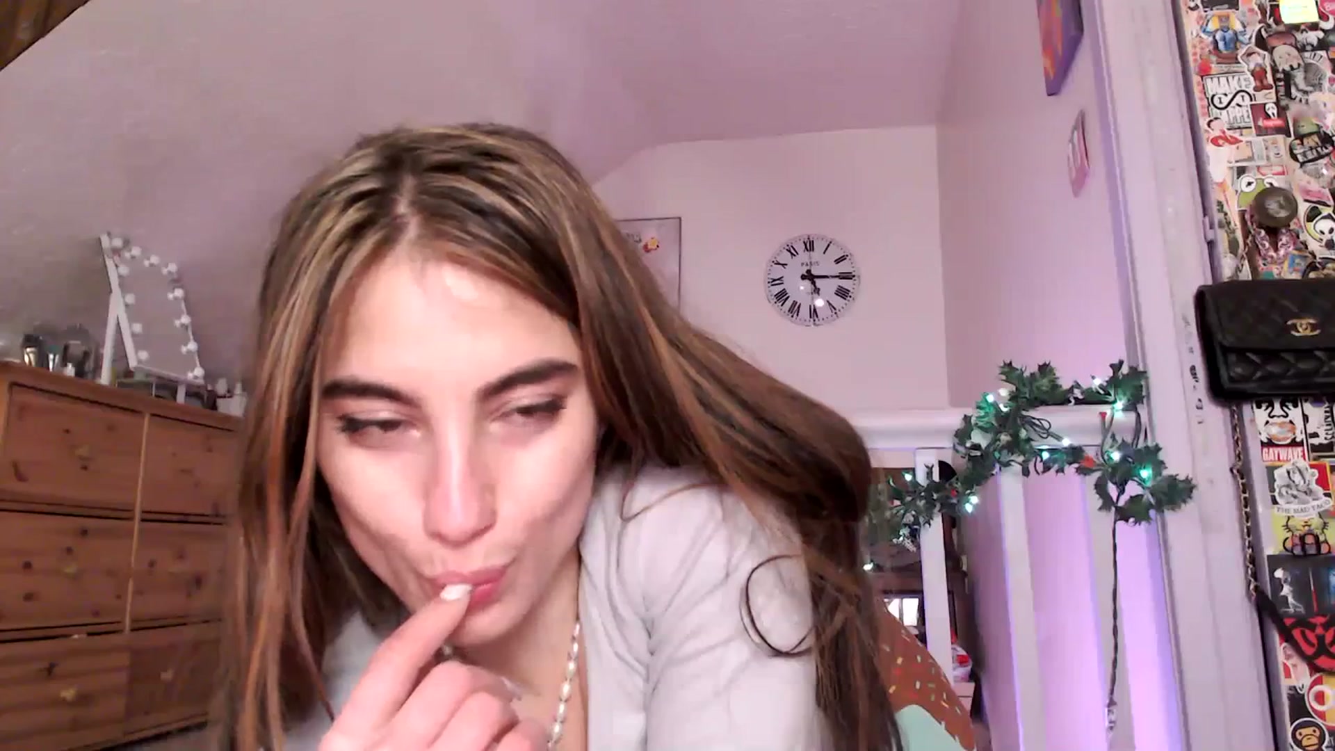 Gallery image thumbnail from giggles_'s myfreecams stream on, 12/25/2023, 11:39 image 5 of 20