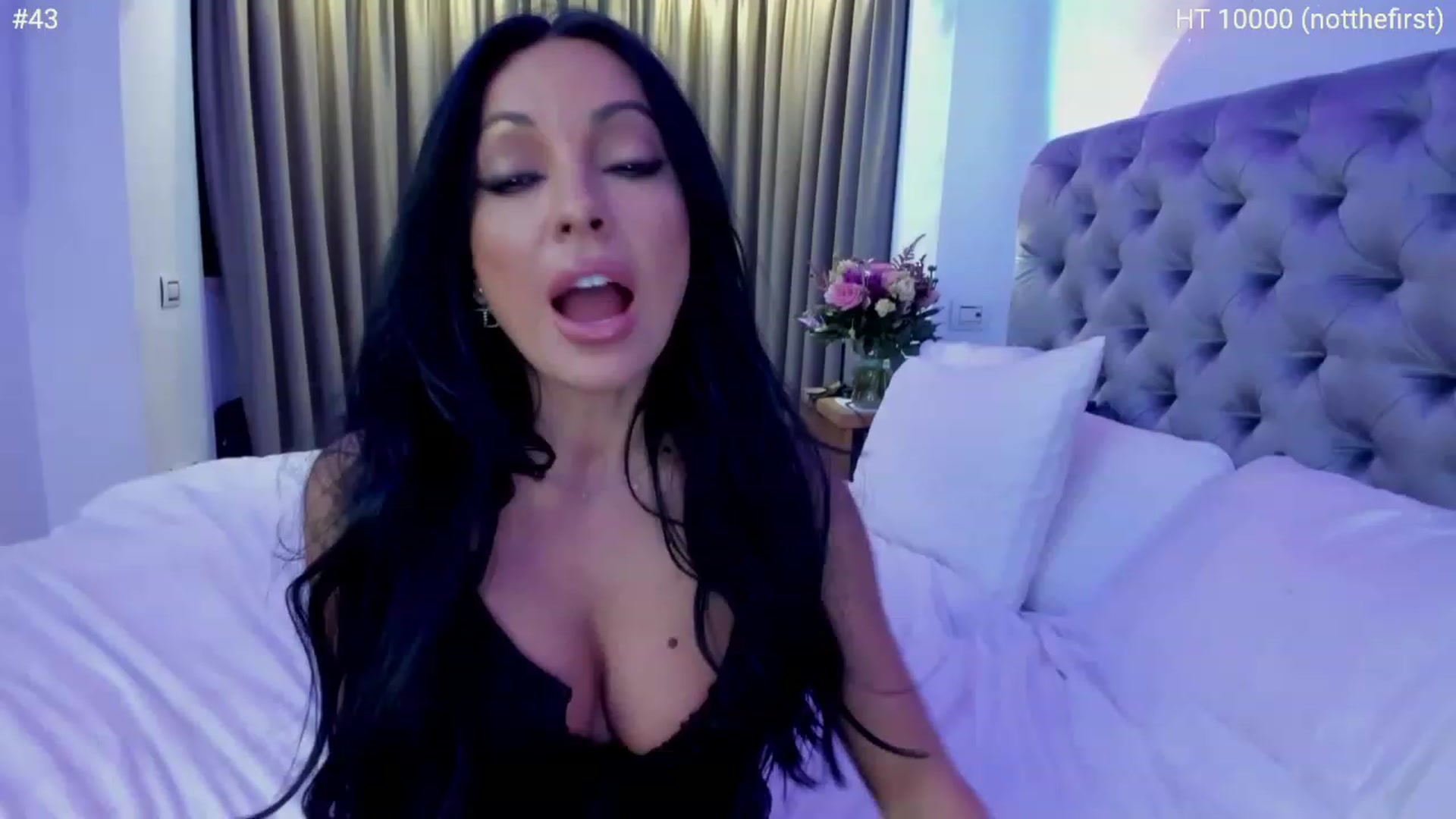 Gallery image thumbnail from girlboss's myfreecams stream on, 12/11/2022, 17:57 image 20 of 20