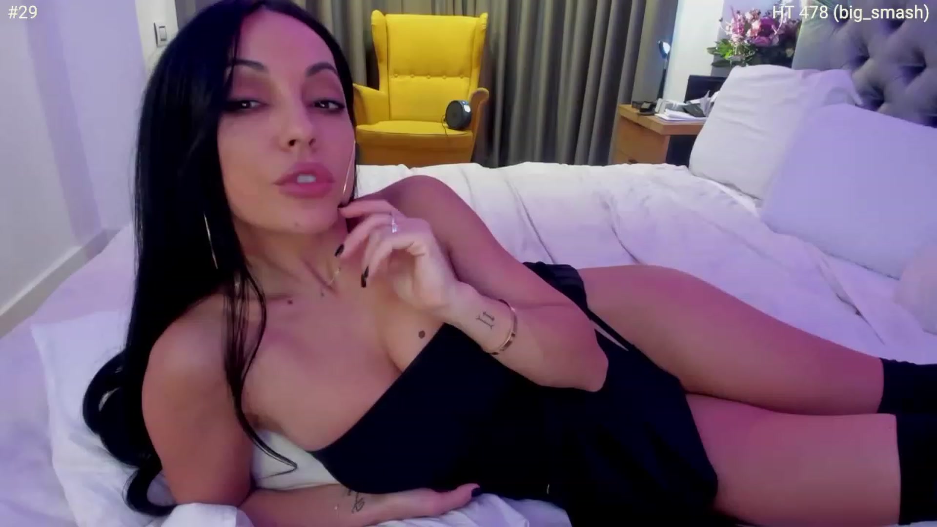 Gallery image thumbnail from girlboss's myfreecams stream on, 12/15/2022, 17:48 image 8 of 20