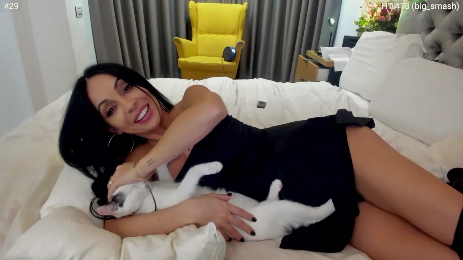 Gallery image thumbnail from girlboss's myfreecams stream on, 12/15/2022, 18:21 image 11 of 20