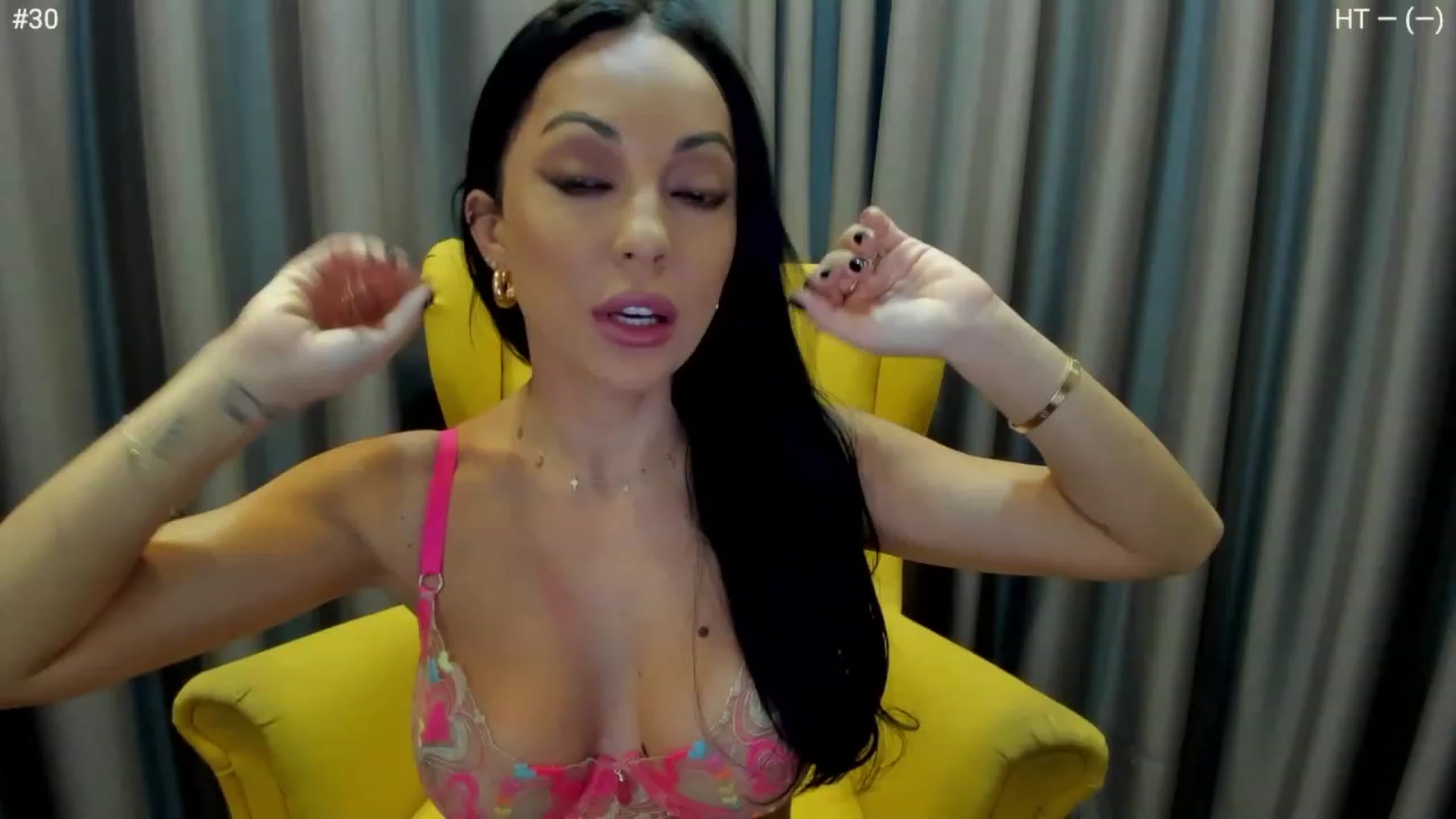 Gallery image thumbnail from girlboss's myfreecams stream on, 12/16/2022, 06:27 image 3 of 20