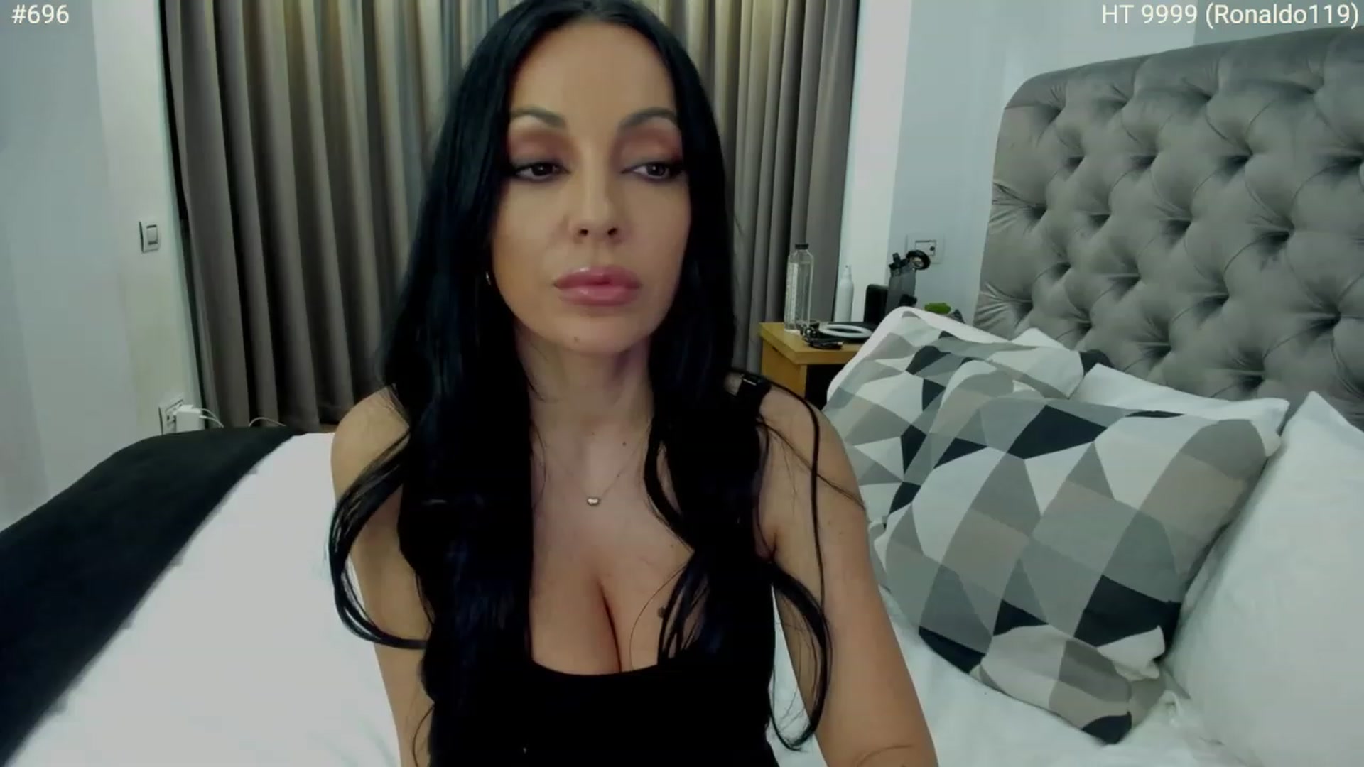 Gallery image thumbnail from girlboss's myfreecams stream on, 02/13/2023, 19:11 image 14 of 20