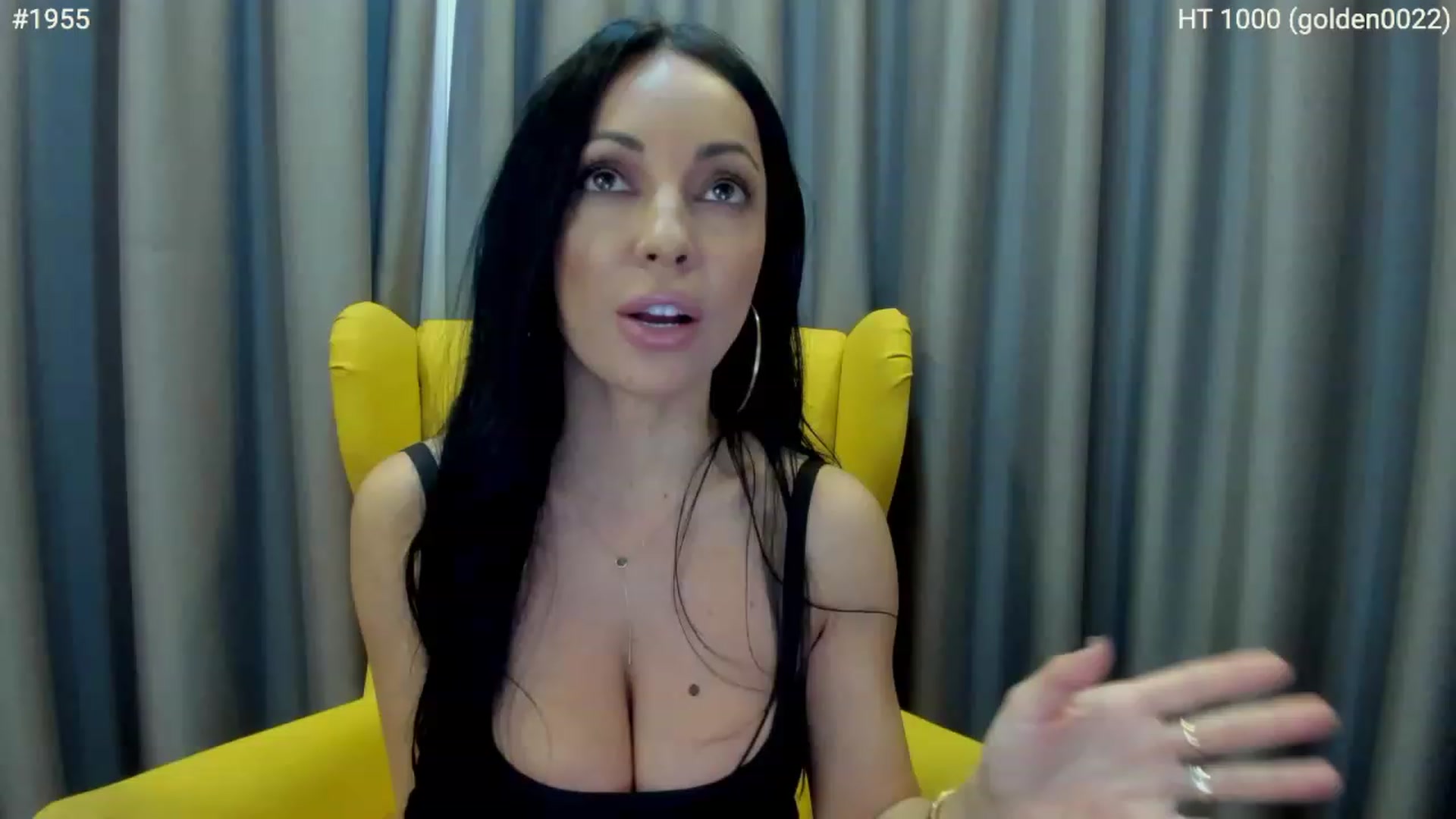Gallery image thumbnail from girlboss's myfreecams stream on, 04/05/2023, 08:38 image 11 of 20