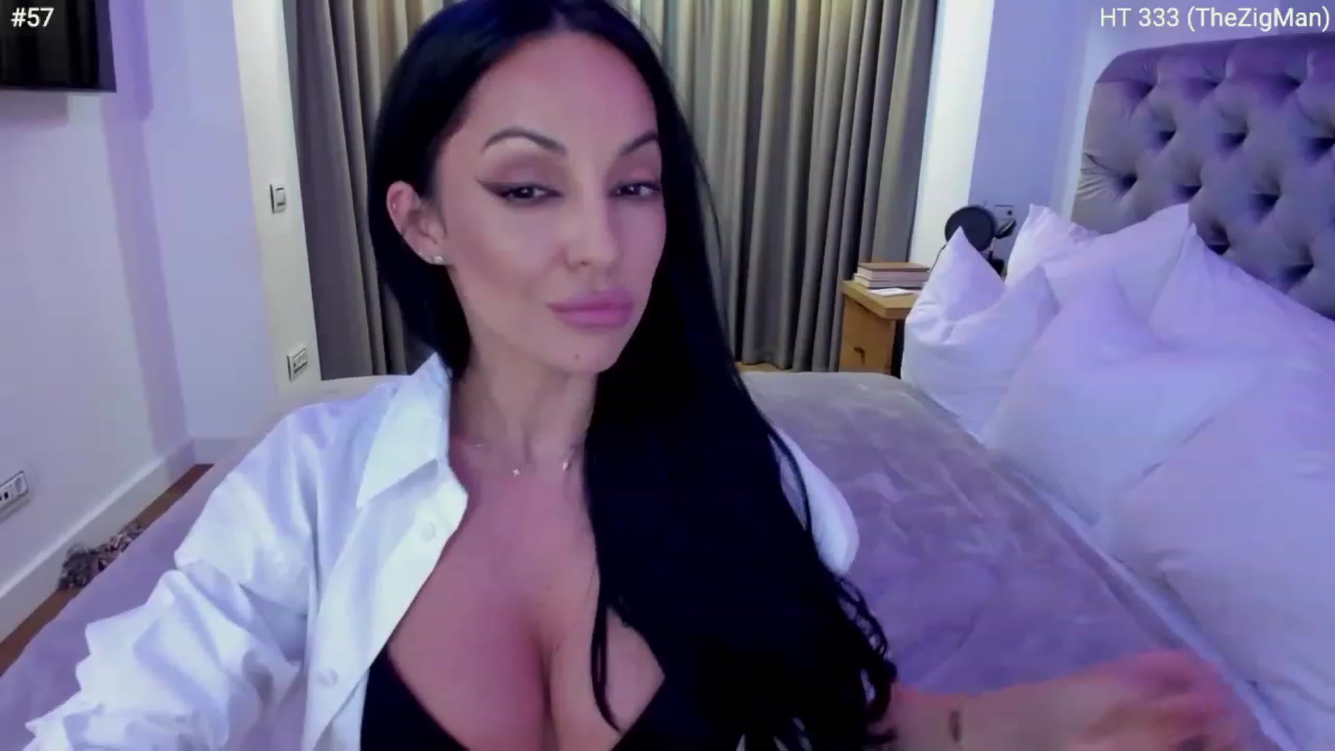 Gallery image thumbnail from girlboss's myfreecams stream on, 04/25/2023, 17:48 image 19 of 20