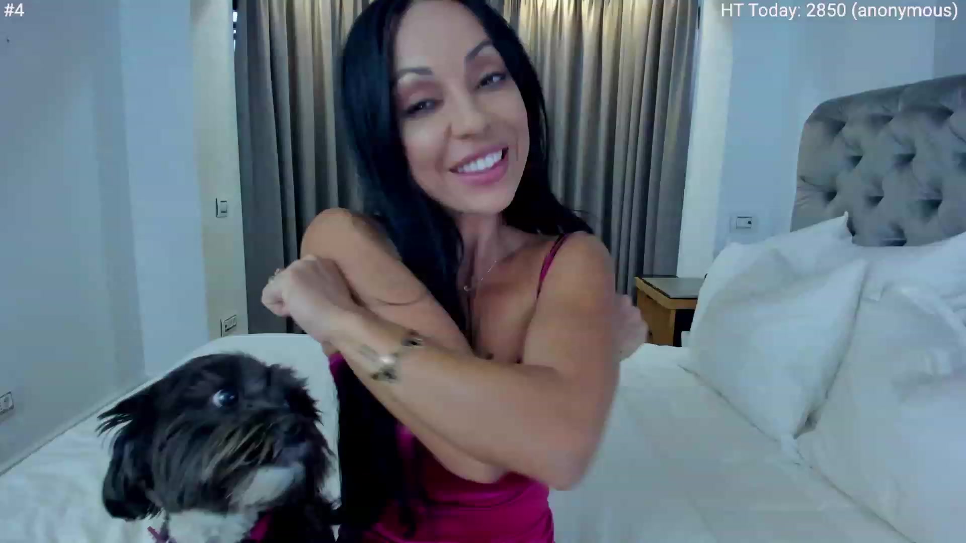 Gallery image thumbnail from girlboss's myfreecams stream on, 08/18/2023, 17:35 image 2 of 20