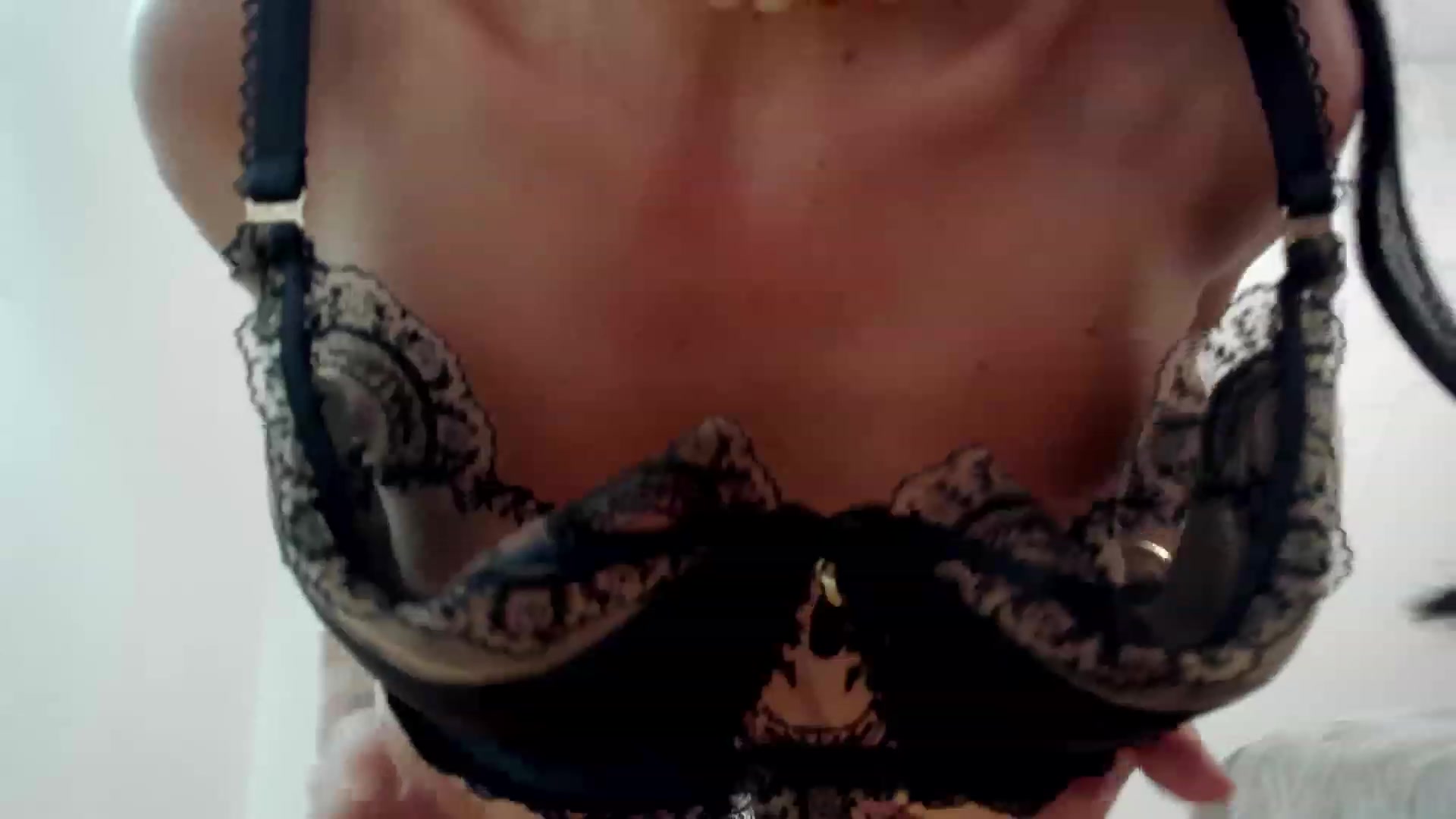 Gallery image thumbnail from girlboss's myfreecams stream on, 09/18/2023, 18:21 image 17 of 20