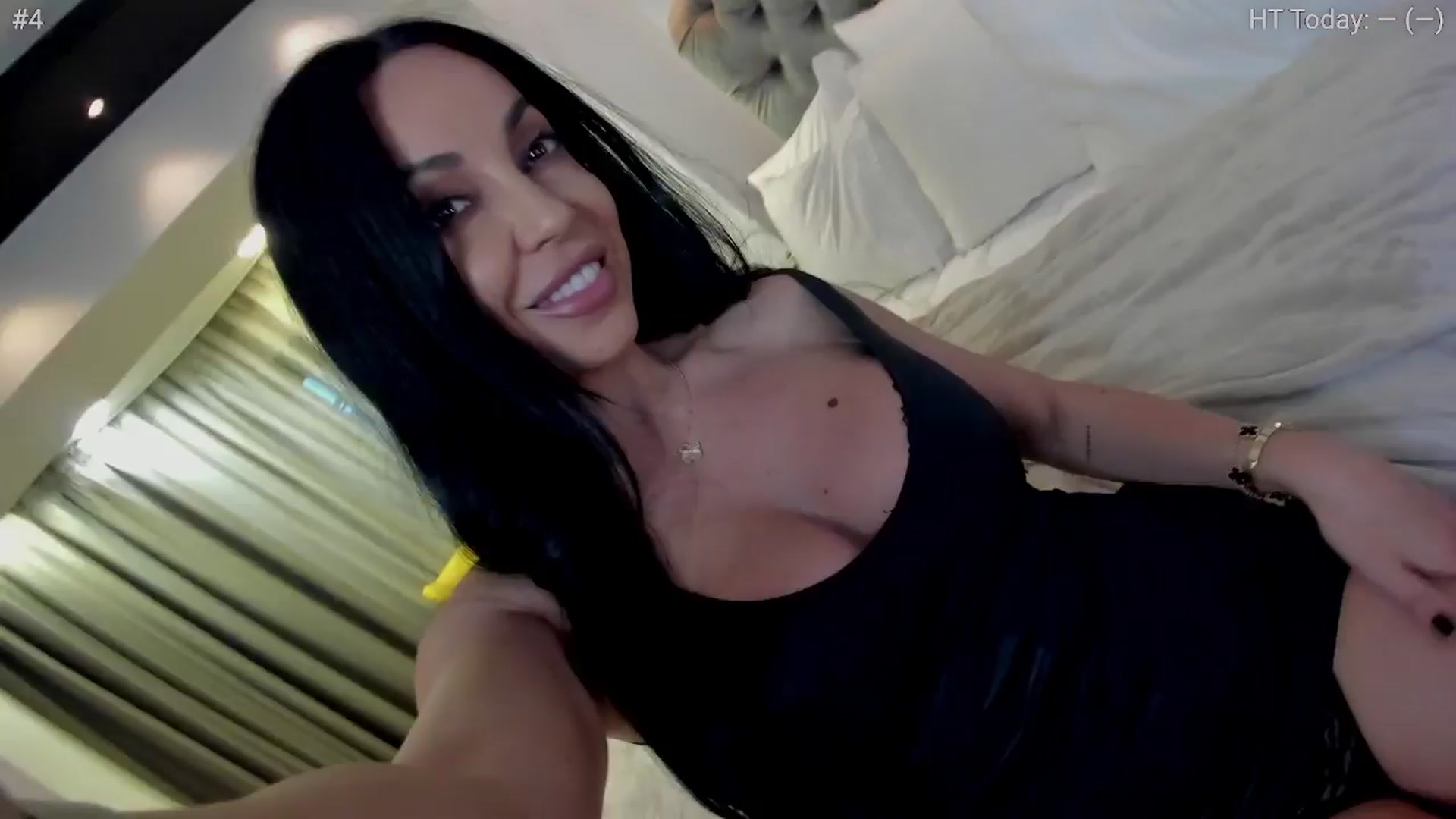 Gallery image thumbnail from girlboss's myfreecams stream on, 04/12/2024, 19:54 image 3 of 20