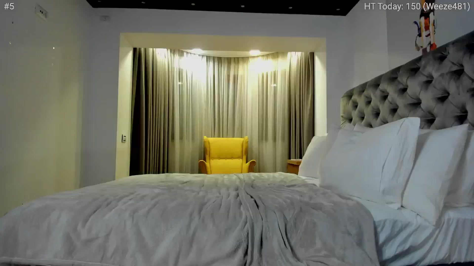 Gallery image thumbnail from girlboss's myfreecams stream on, 04/15/2024, 19:21 image 3 of 20