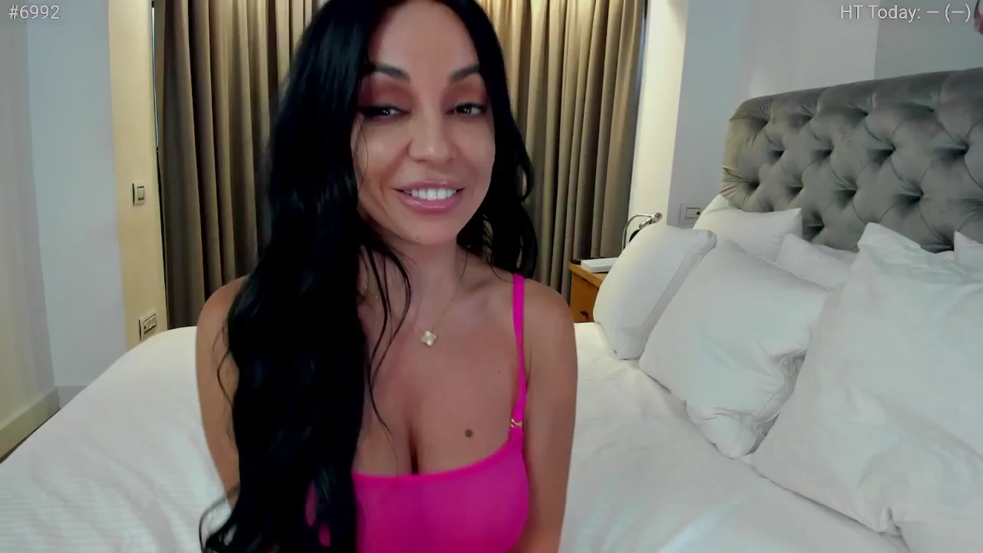 Gallery image thumbnail from girlboss's myfreecams stream on, 06/05/2024, 17:01 image 7 of 20