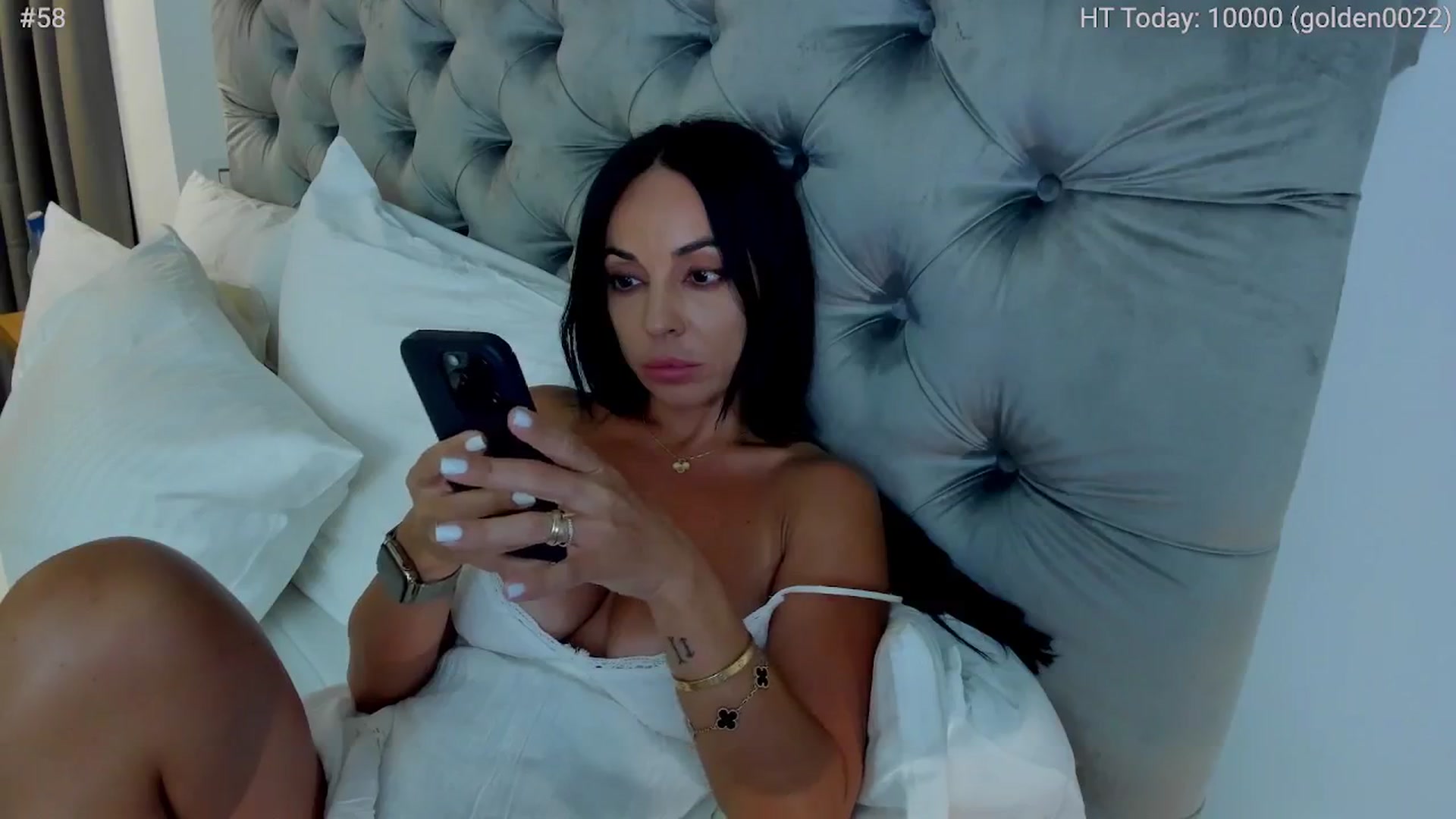 Gallery image thumbnail from girlboss's myfreecams stream on, 07/26/2024, 18:53 image 18 of 20