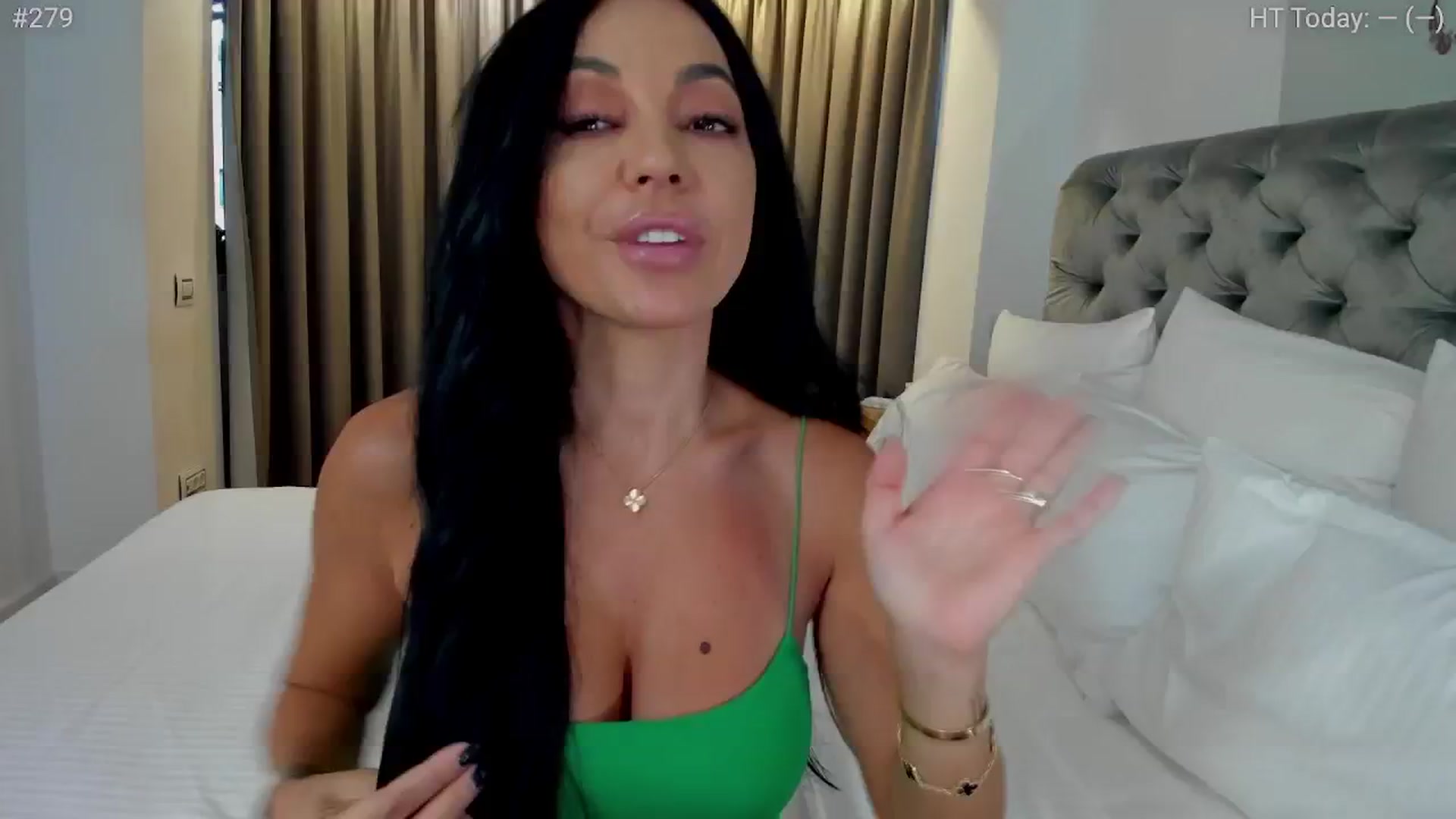 Gallery image thumbnail from girlboss's myfreecams stream on, 10/15/2024, 06:59 image 6 of 20