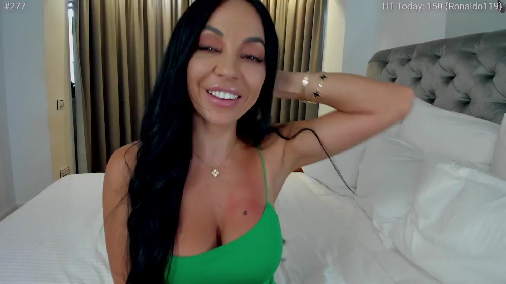 Gallery image thumbnail from girlboss's myfreecams stream on, 10/15/2024, 06:59 image 13 of 20