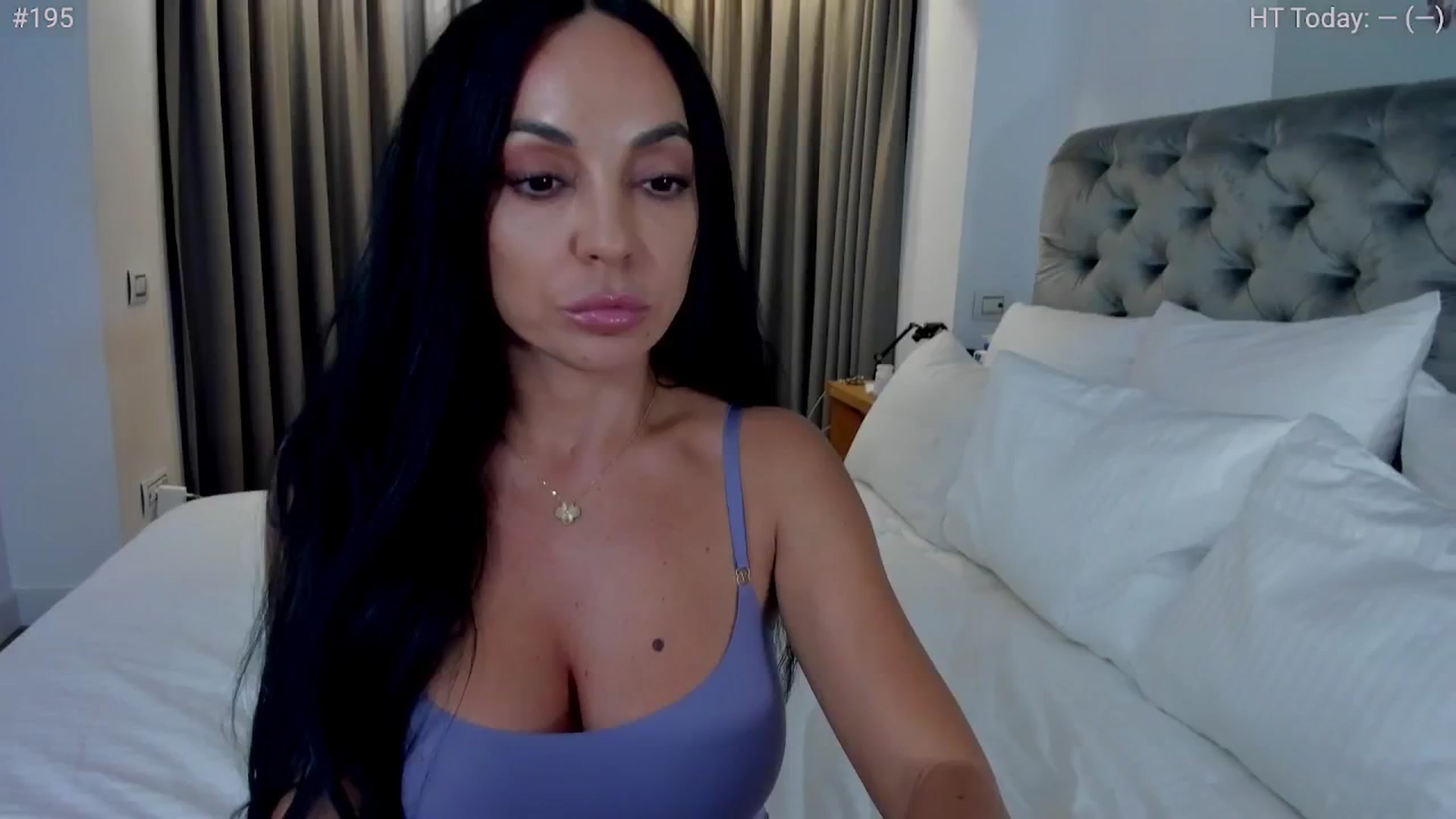 Gallery image thumbnail from girlboss's myfreecams stream on, 10/28/2024, 18:42 image 14 of 20