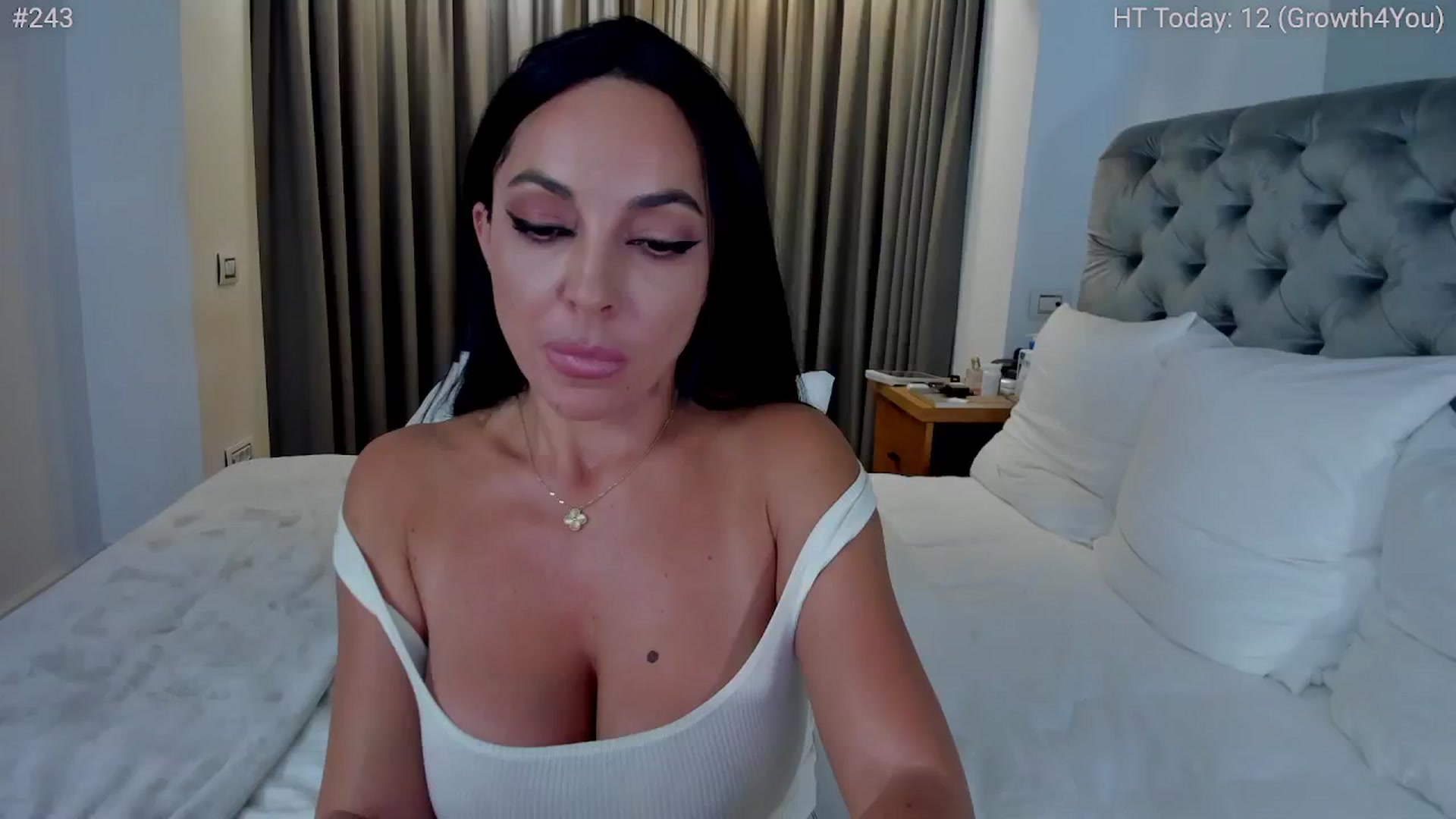Gallery image thumbnail from girlboss's myfreecams stream on, 11/01/2024, 19:52 image 3 of 20