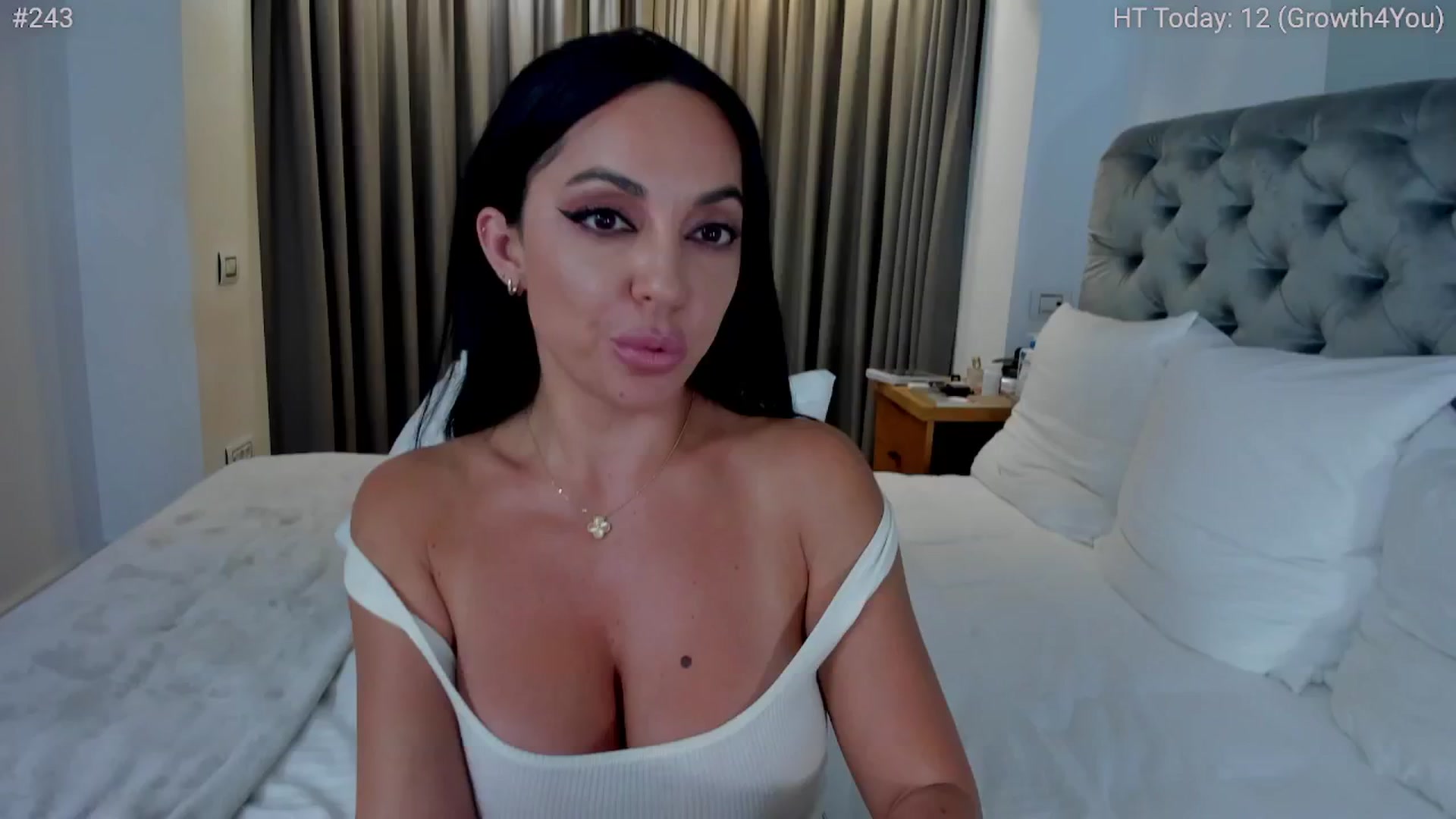 Gallery image thumbnail from girlboss's myfreecams stream on, 11/01/2024, 19:52 image 4 of 20