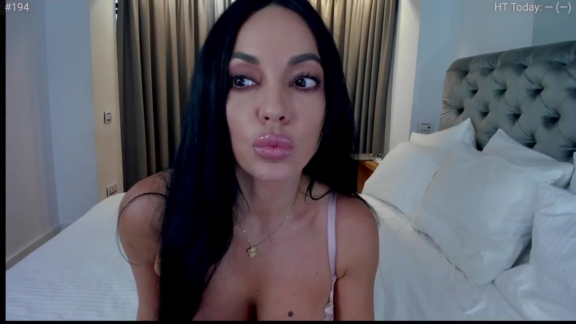 Gallery image thumbnail from girlboss's myfreecams stream on, 11/13/2024, 07:18 image 1 of 20