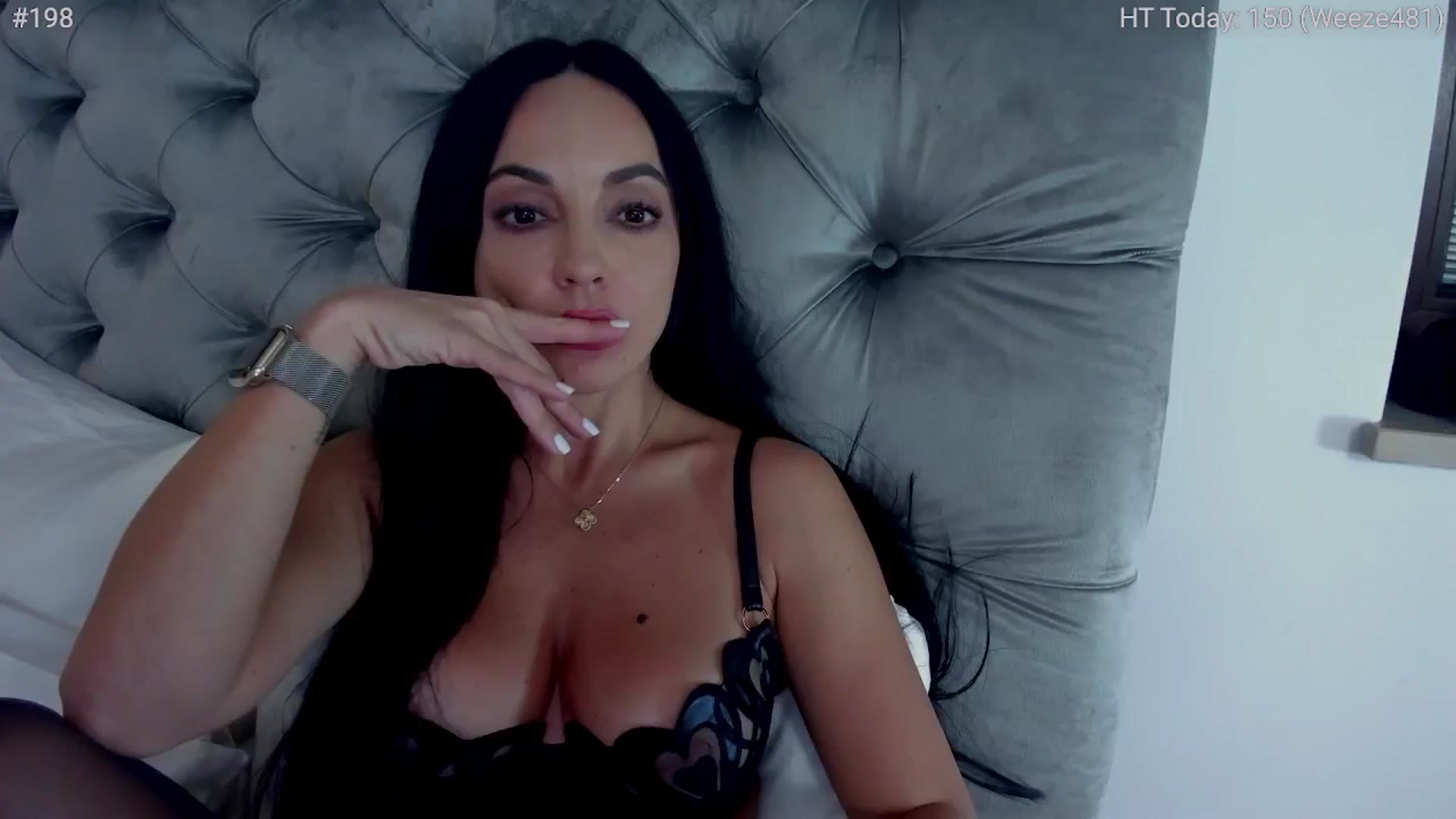 Gallery image thumbnail from girlboss's myfreecams stream on, 11/13/2024, 20:25 image 17 of 20