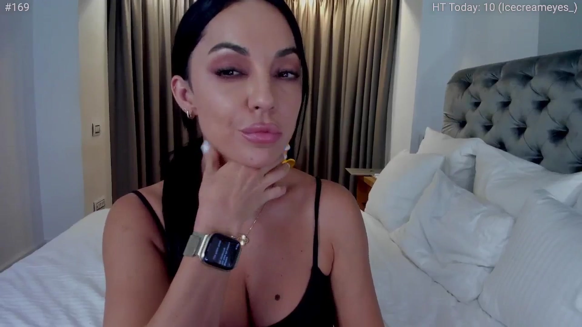 Gallery image thumbnail from girlboss's myfreecams stream on, 11/14/2024, 19:24 image 11 of 20