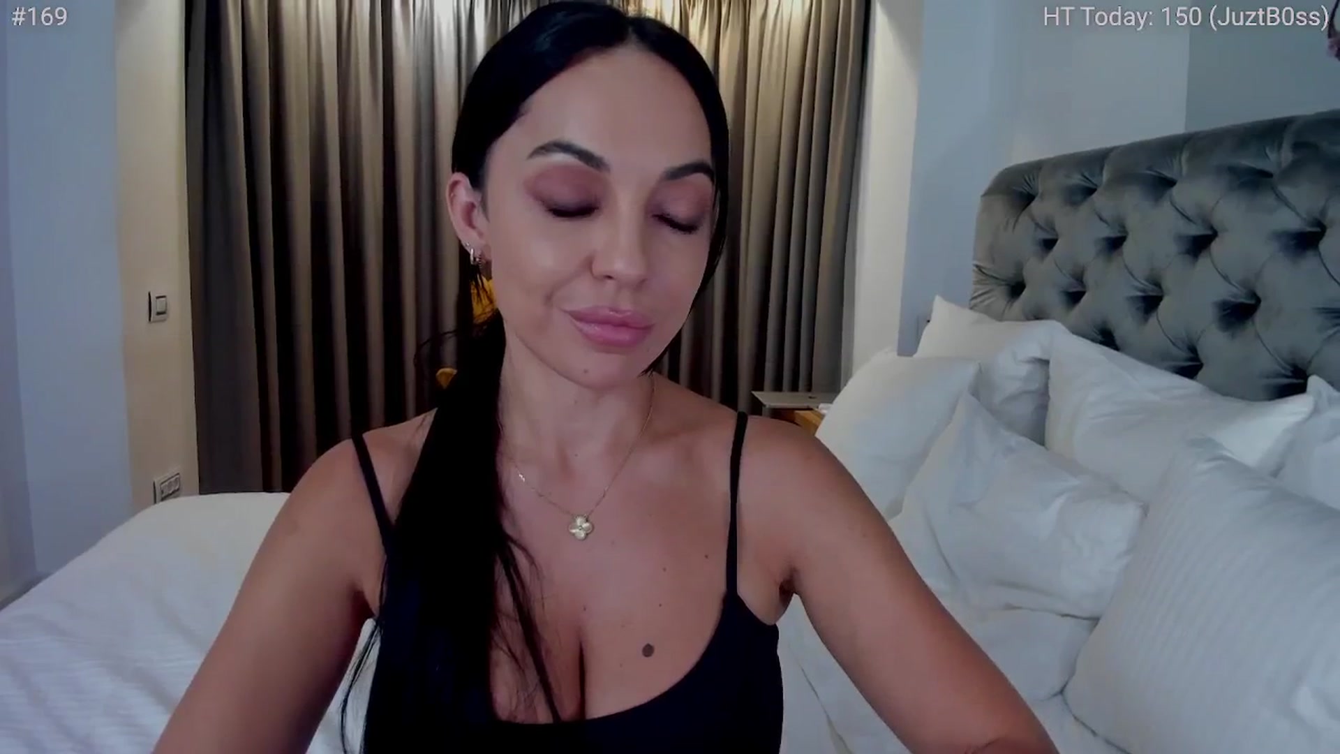 Gallery image thumbnail from girlboss's myfreecams stream on, 11/14/2024, 19:24 image 12 of 20