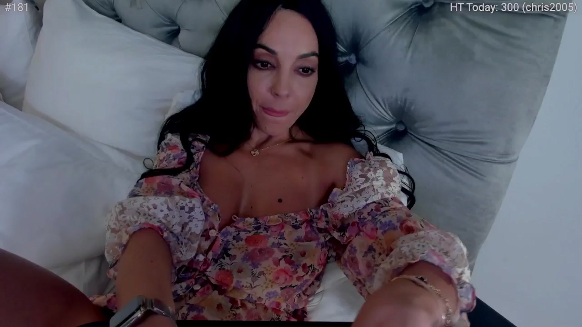Gallery image thumbnail from girlboss's myfreecams stream on, 11/19/2024, 20:35 image 17 of 20