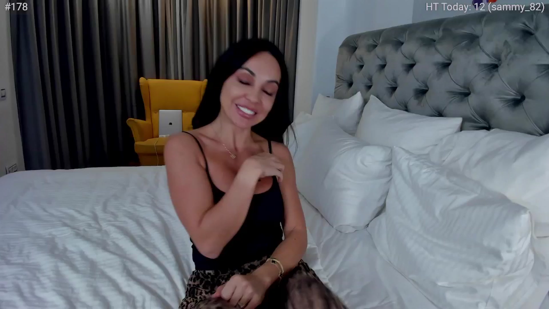 Gallery image thumbnail from girlboss's myfreecams stream on, 11/20/2024, 19:30 image 11 of 20