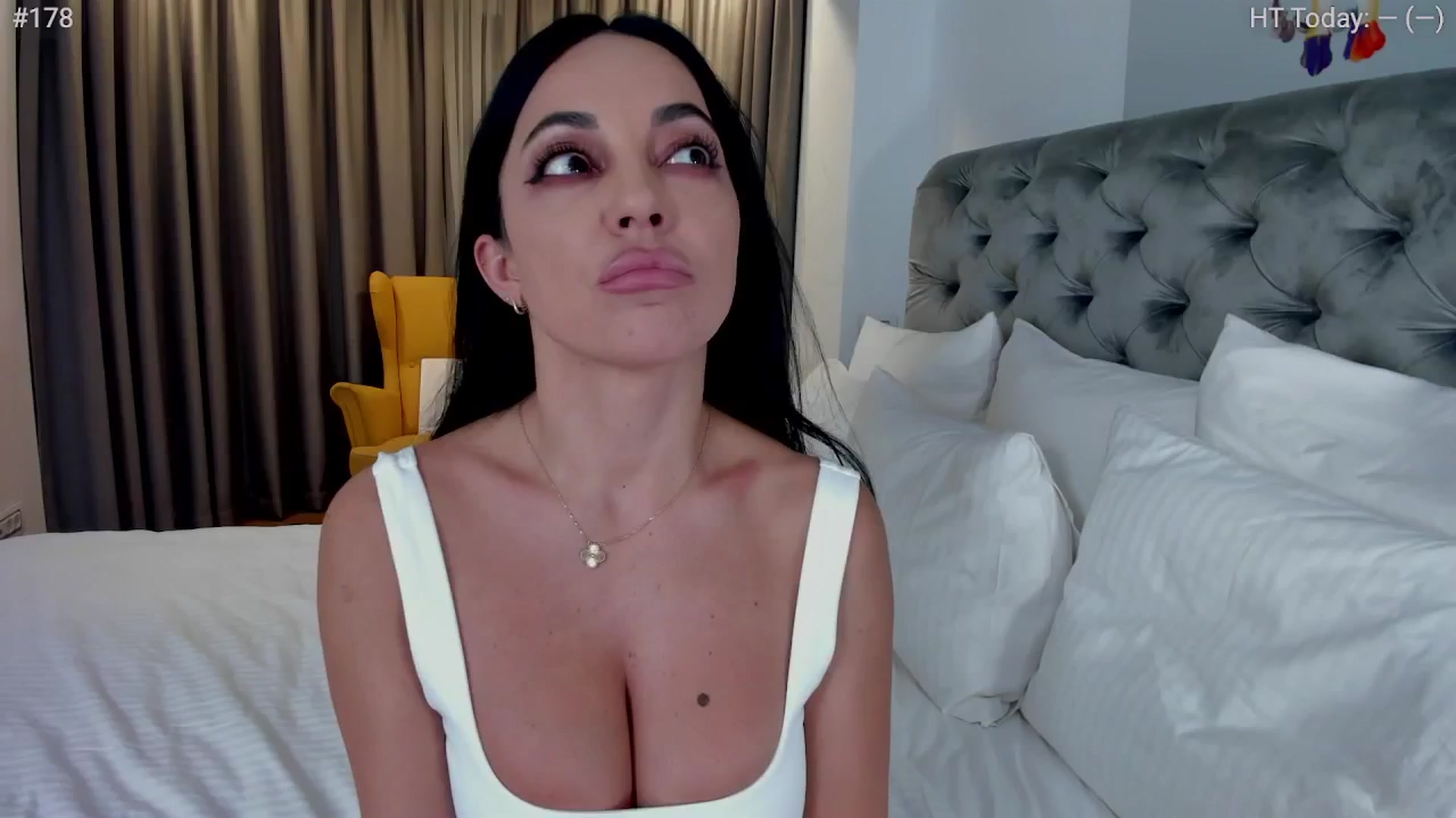 Gallery image thumbnail from girlboss's myfreecams stream on, 11/21/2024, 20:16 image 3 of 20