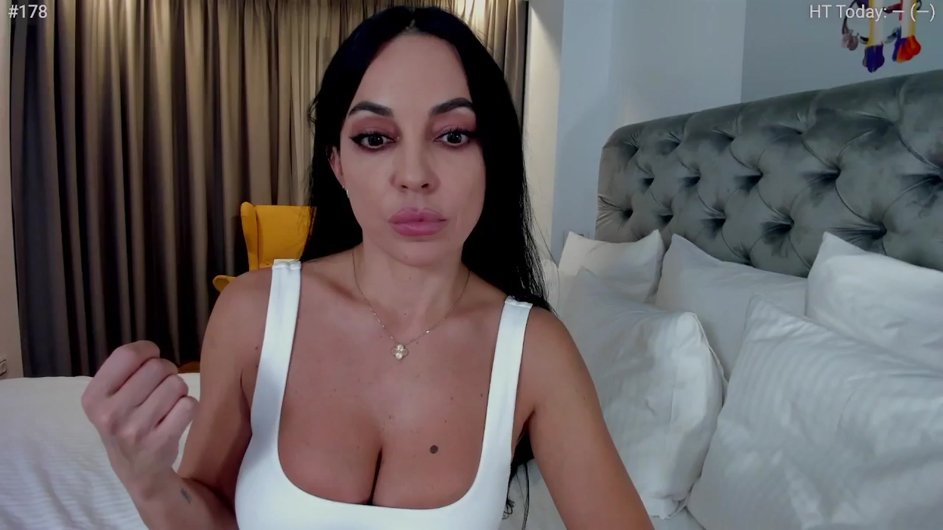 Gallery image thumbnail from girlboss's myfreecams stream on, 11/21/2024, 20:16 image 2 of 20