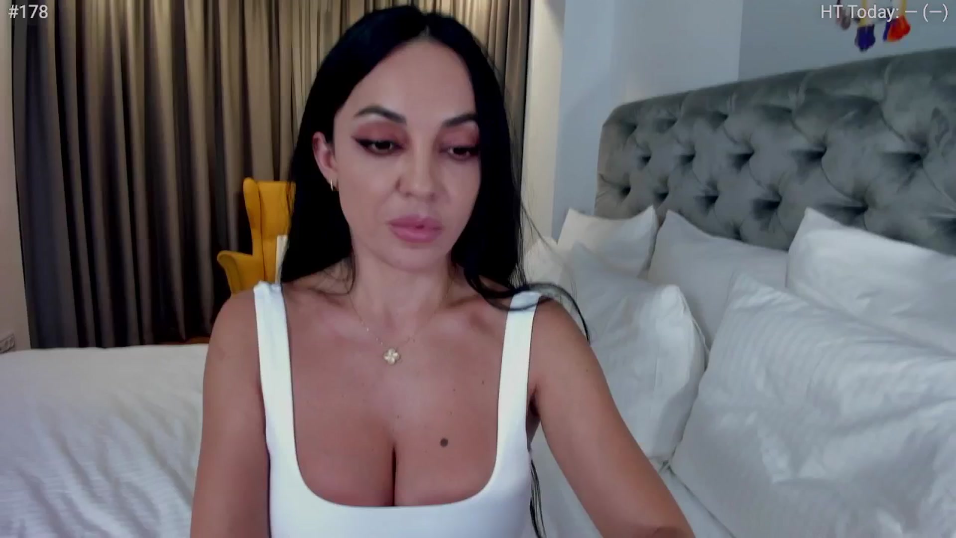 Gallery image thumbnail from girlboss's myfreecams stream on, 11/21/2024, 20:16 image 4 of 20