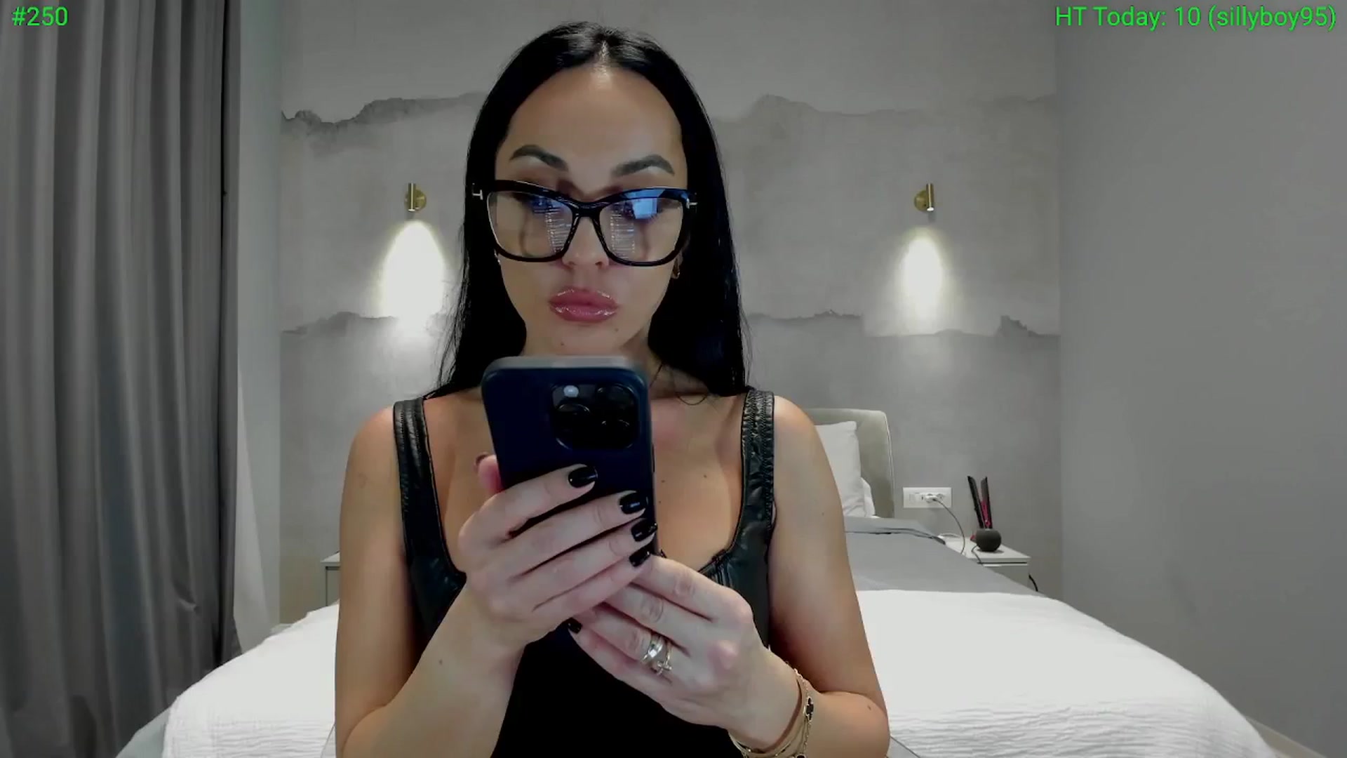 Gallery image thumbnail from girlboss's myfreecams stream on, 01/13/2025, 20:01 image 2 of 20