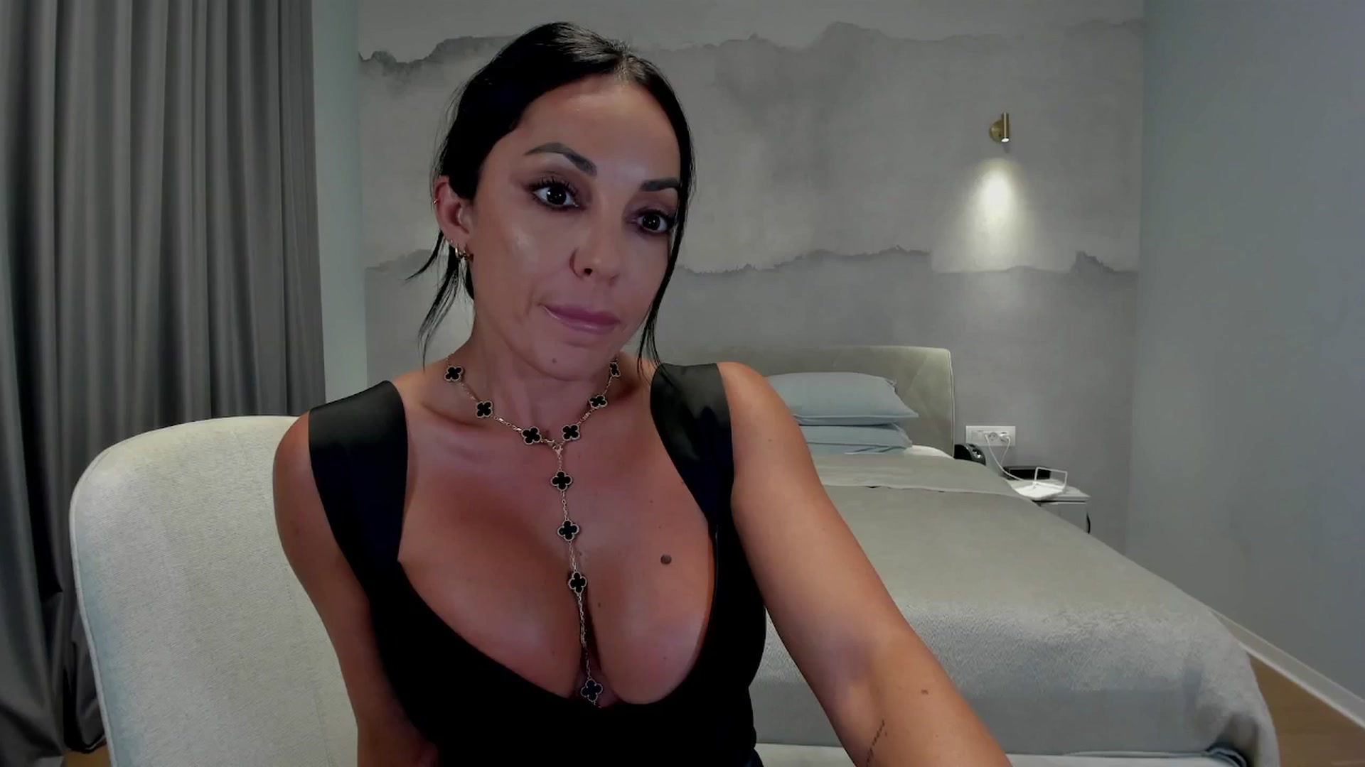 Gallery image thumbnail from girlboss's myfreecams stream on, 08/23/2025, 18:09 image 1 of 20