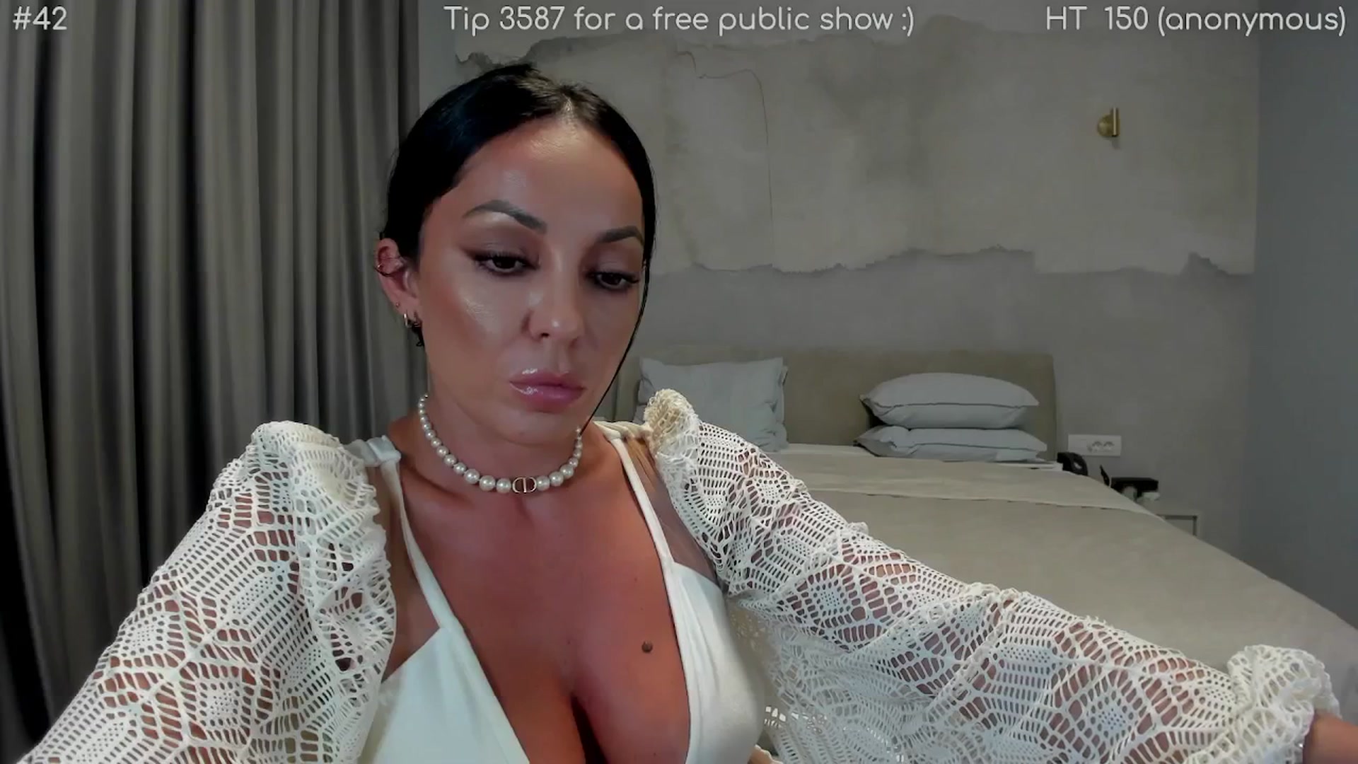 Gallery image thumbnail from girlboss's myfreecams stream on, 08/26/2025, 19:34 image 12 of 20