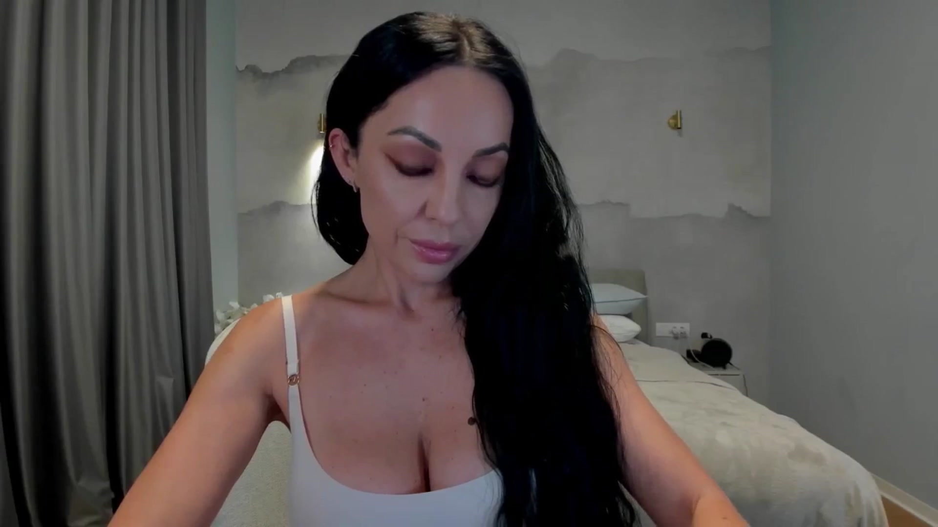 Gallery image thumbnail from girlboss's myfreecams stream on, 05/04/2026, 07:21 image 6 of 20