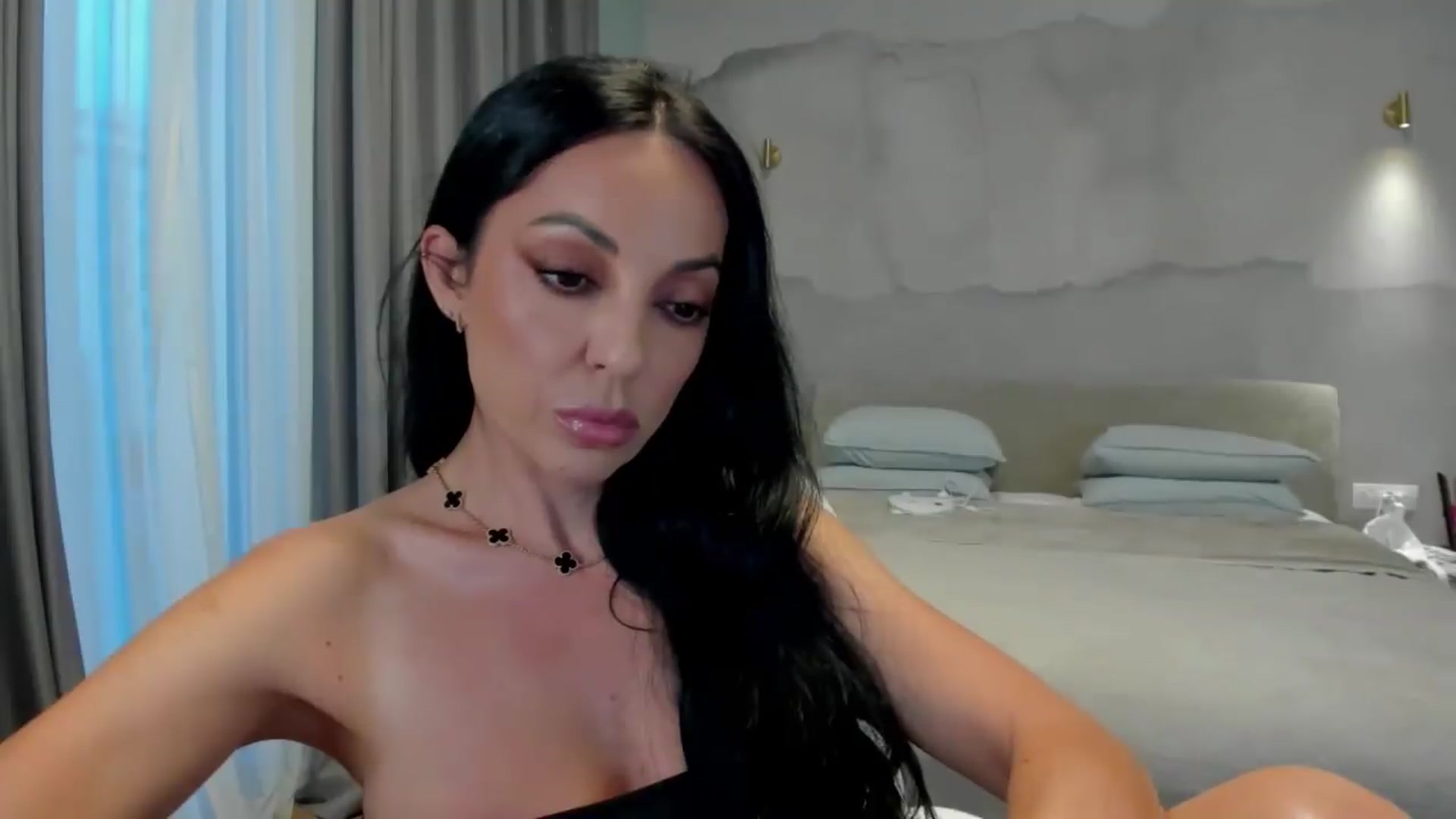 Gallery image thumbnail from girlboss's myfreecams stream on, 05/19/2026, 17:22 image 12 of 20