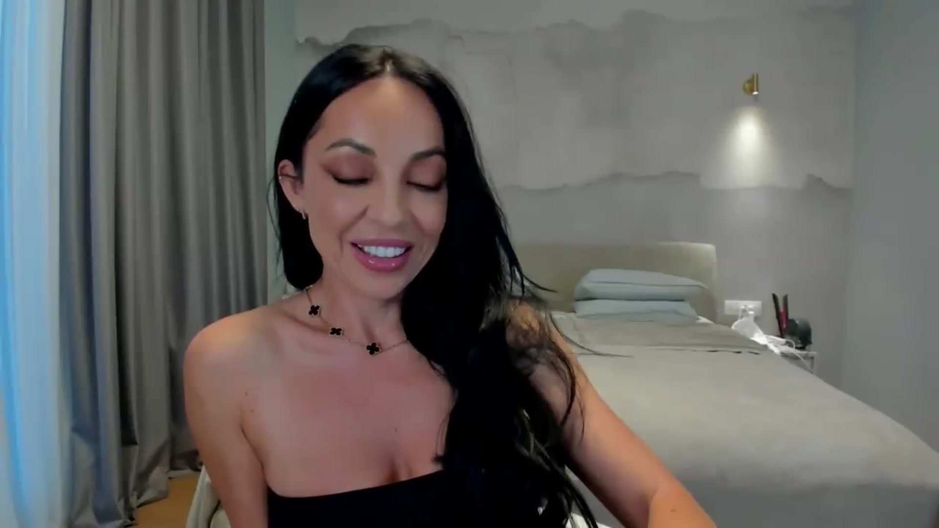 Gallery image thumbnail from girlboss's myfreecams stream on, 05/19/2026, 17:22 image 3 of 20