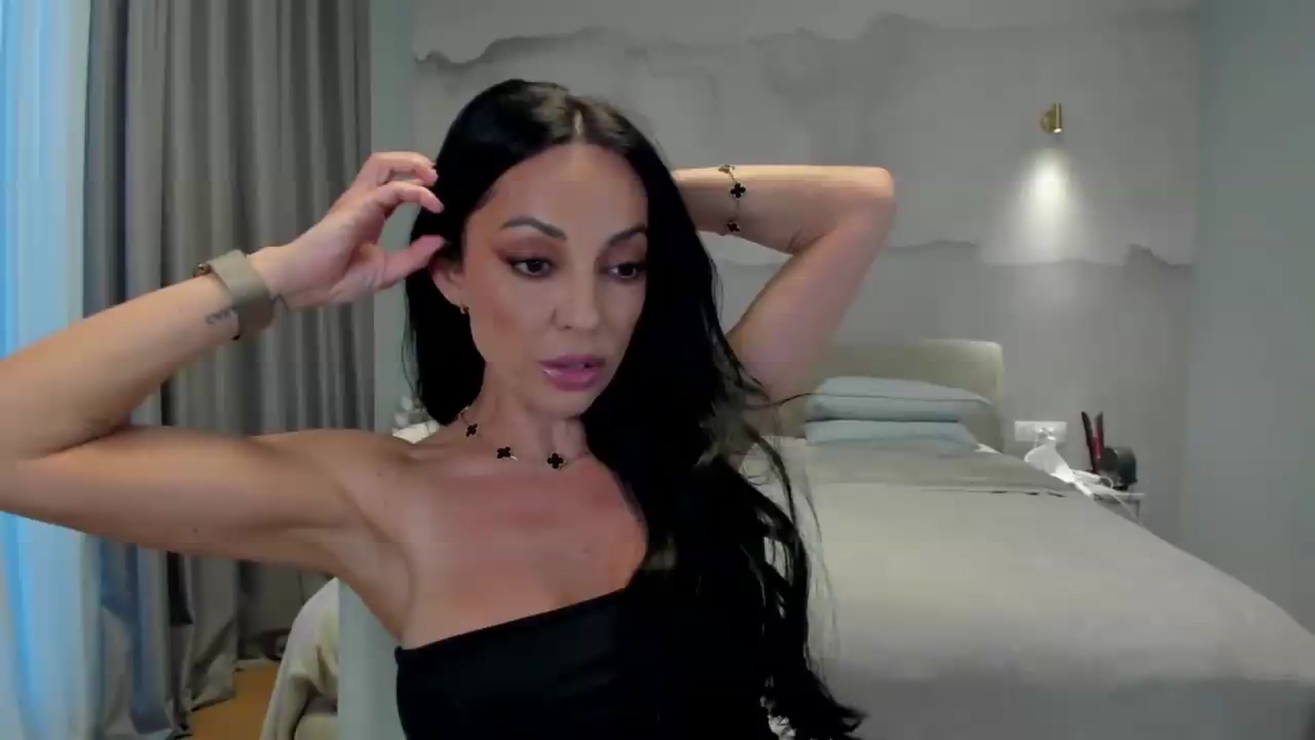 Gallery image thumbnail from girlboss's myfreecams stream on, 05/19/2026, 17:22 image 1 of 20