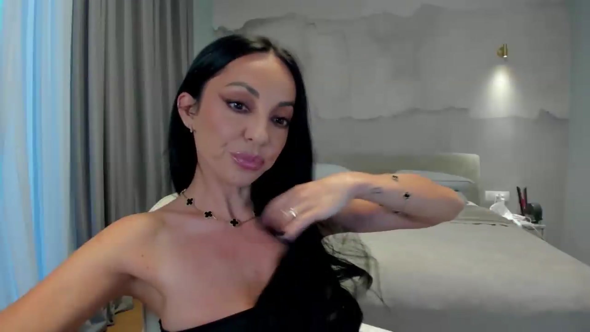 Gallery image thumbnail from girlboss's myfreecams stream on, 05/19/2026, 17:22 image 6 of 20