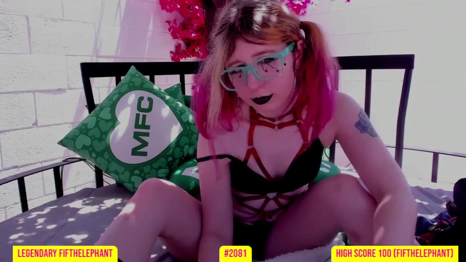 Gallery image thumbnail from girlbotDiv's myfreecams stream on, 05/21/2025, 20:27 image 17 of 20