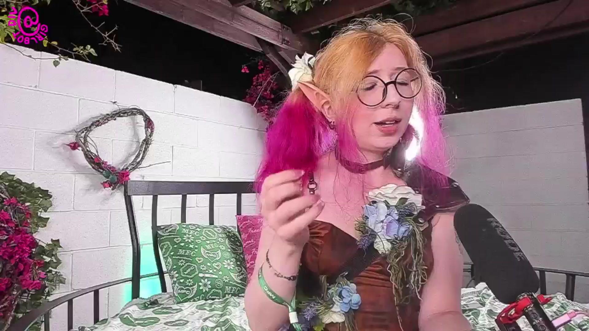 Gallery image thumbnail from girlbotDiv's myfreecams stream on, 10/07/2025, 03:11 image 4 of 20