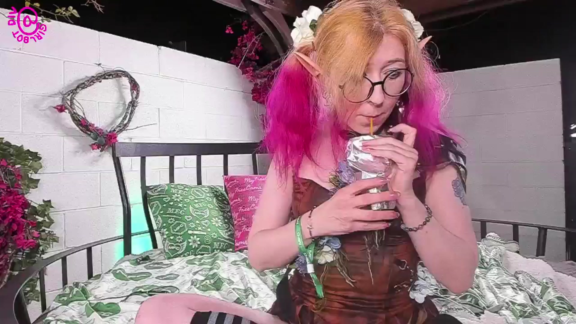 Gallery image thumbnail from girlbotDiv's myfreecams stream on, 10/07/2025, 03:11 image 9 of 20