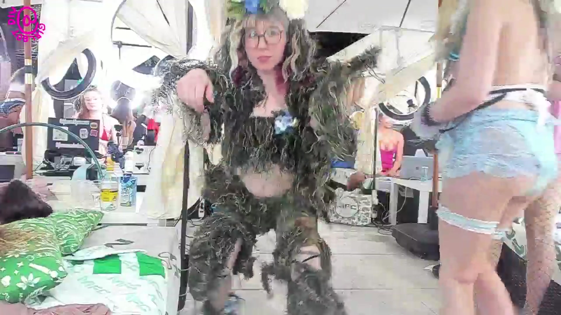 Gallery image thumbnail from girlbotDiv's myfreecams stream on, 10/09/2025, 03:21 image 9 of 20