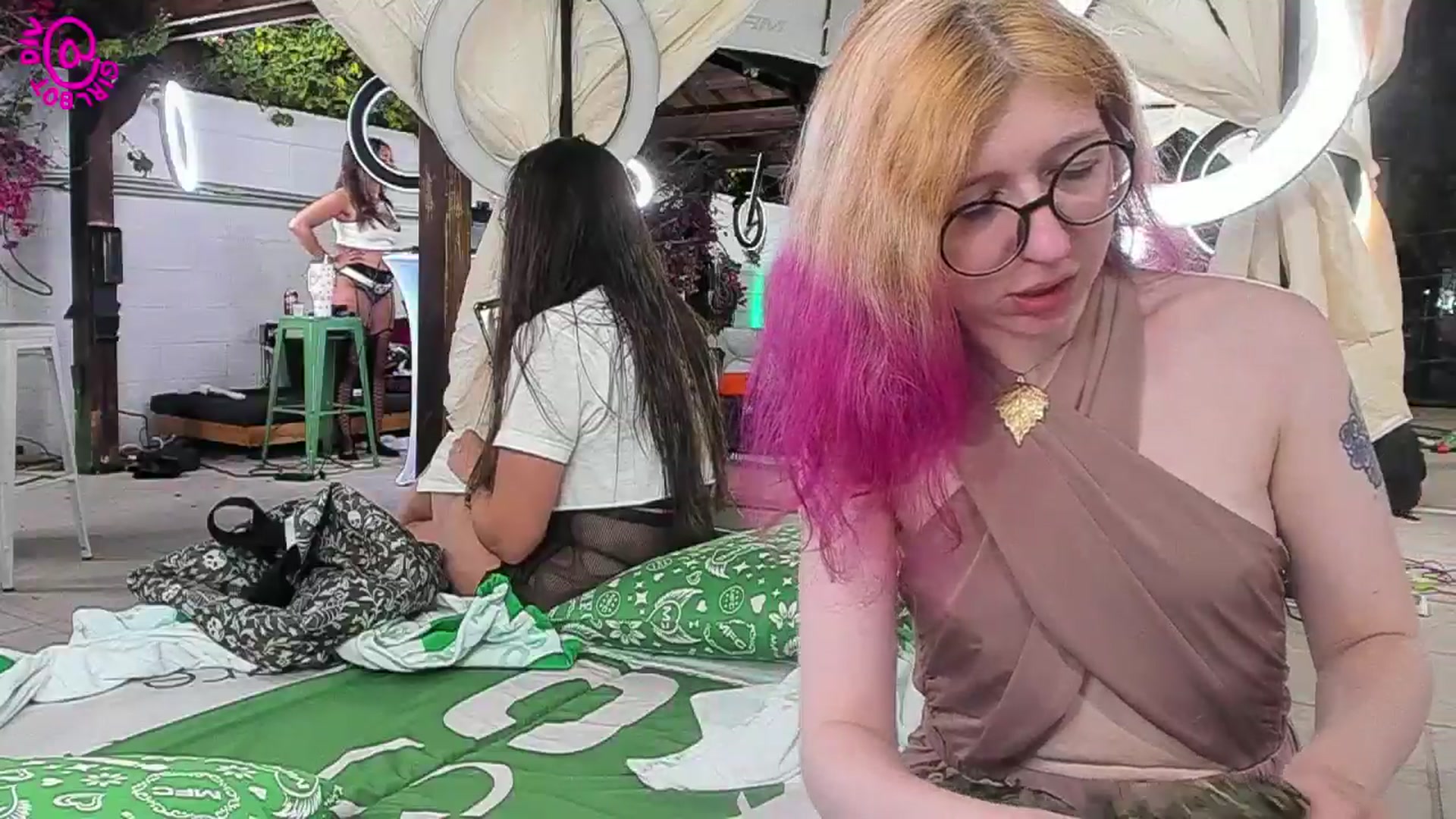 Gallery image thumbnail from girlbotDiv's myfreecams stream on, 10/09/2025, 03:21 image 2 of 20