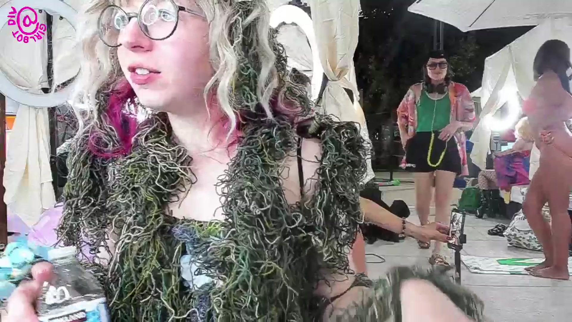 Gallery image thumbnail from girlbotDiv's myfreecams stream on, 10/09/2025, 03:21 image 17 of 20