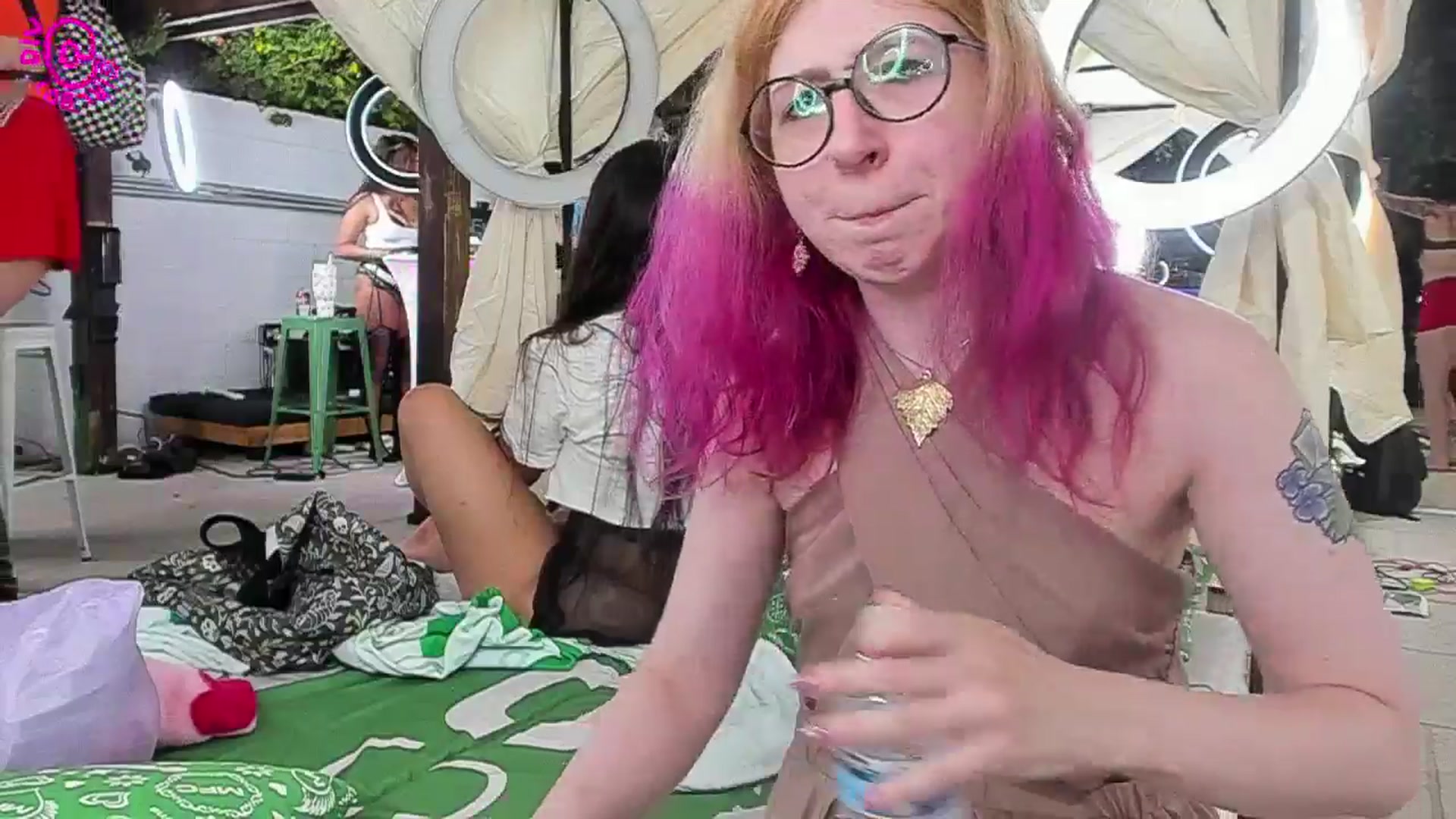 Gallery image thumbnail from girlbotDiv's myfreecams stream on, 10/09/2025, 03:21 image 4 of 20