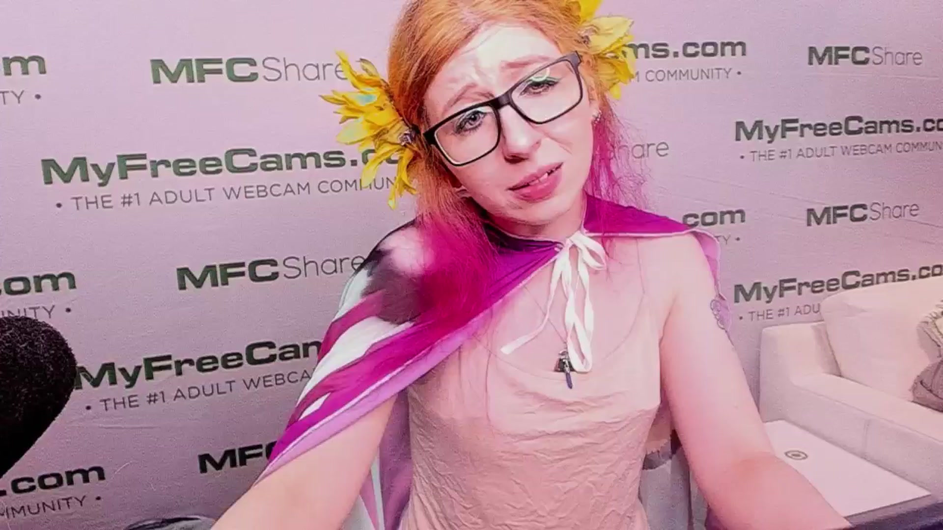 Gallery image thumbnail from girlbotDiv's myfreecams stream on, 01/22/2026, 01:42 image 3 of 20