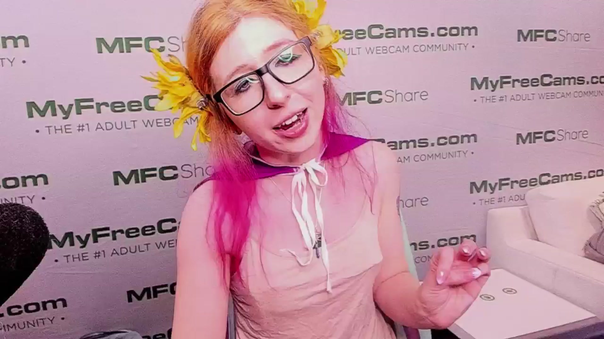 Gallery image thumbnail from girlbotDiv's myfreecams stream on, 01/22/2026, 01:42 image 9 of 20