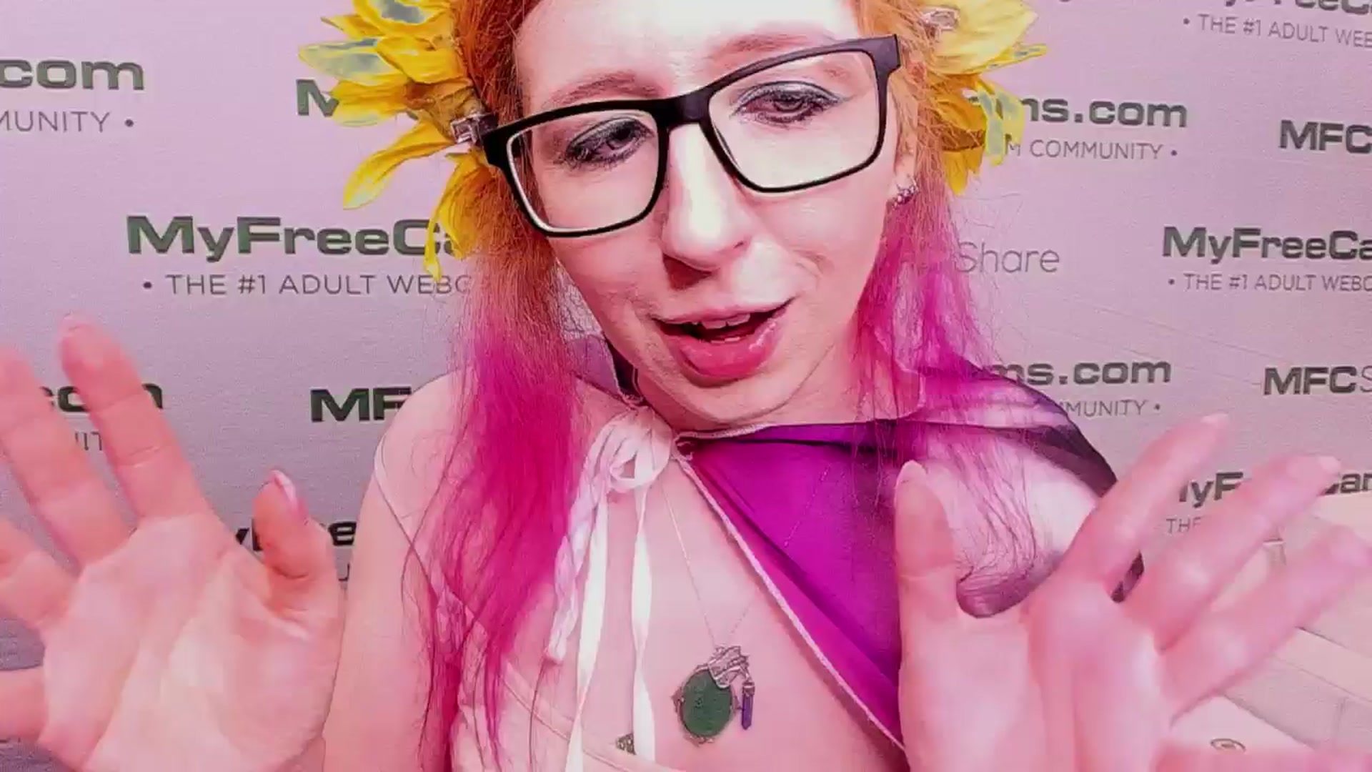 Gallery image thumbnail from girlbotDiv's myfreecams stream on, 01/22/2026, 01:42 image 20 of 20