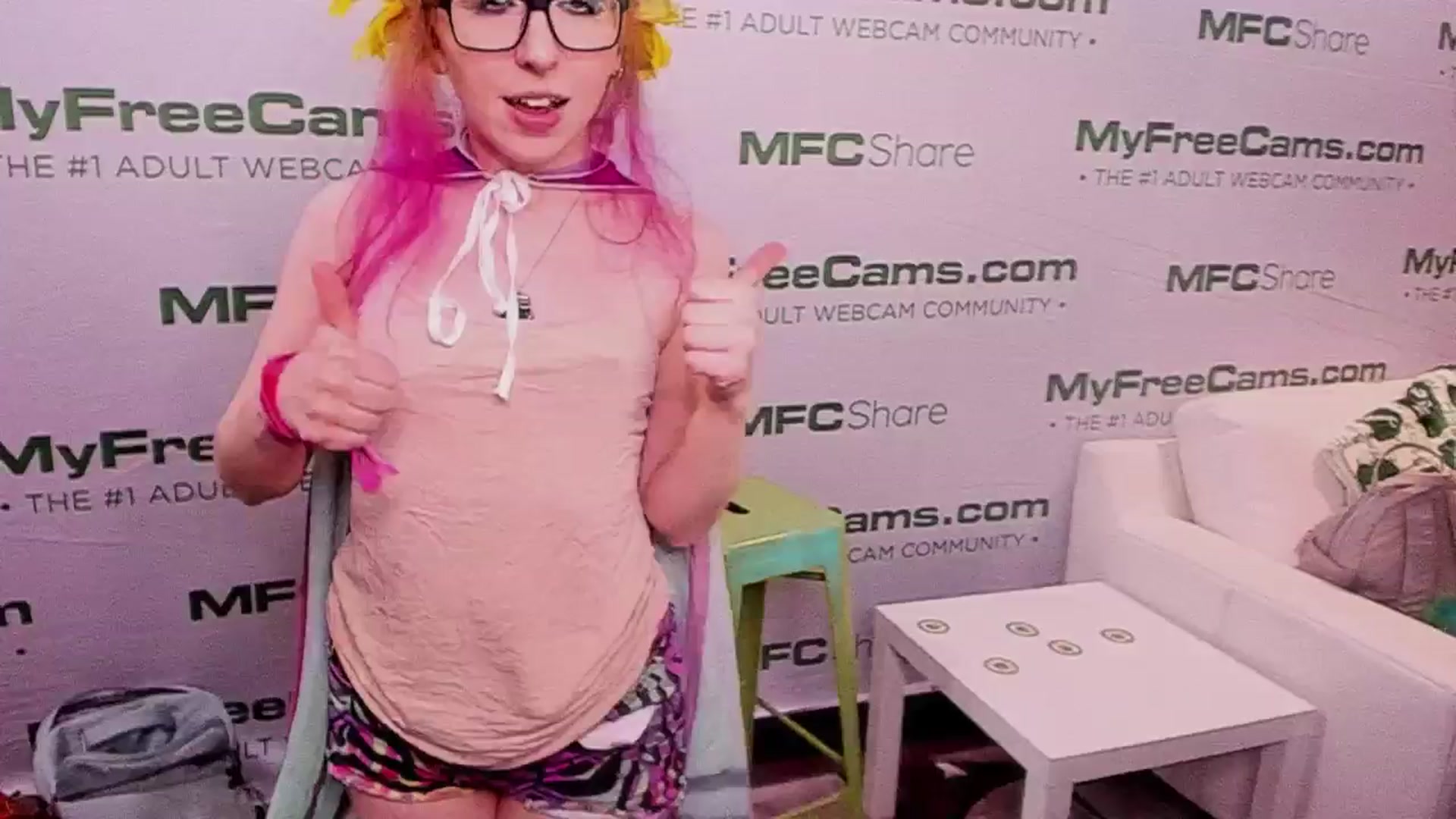 Gallery image thumbnail from girlbotDiv's myfreecams stream on, 01/22/2026, 01:42 image 14 of 20